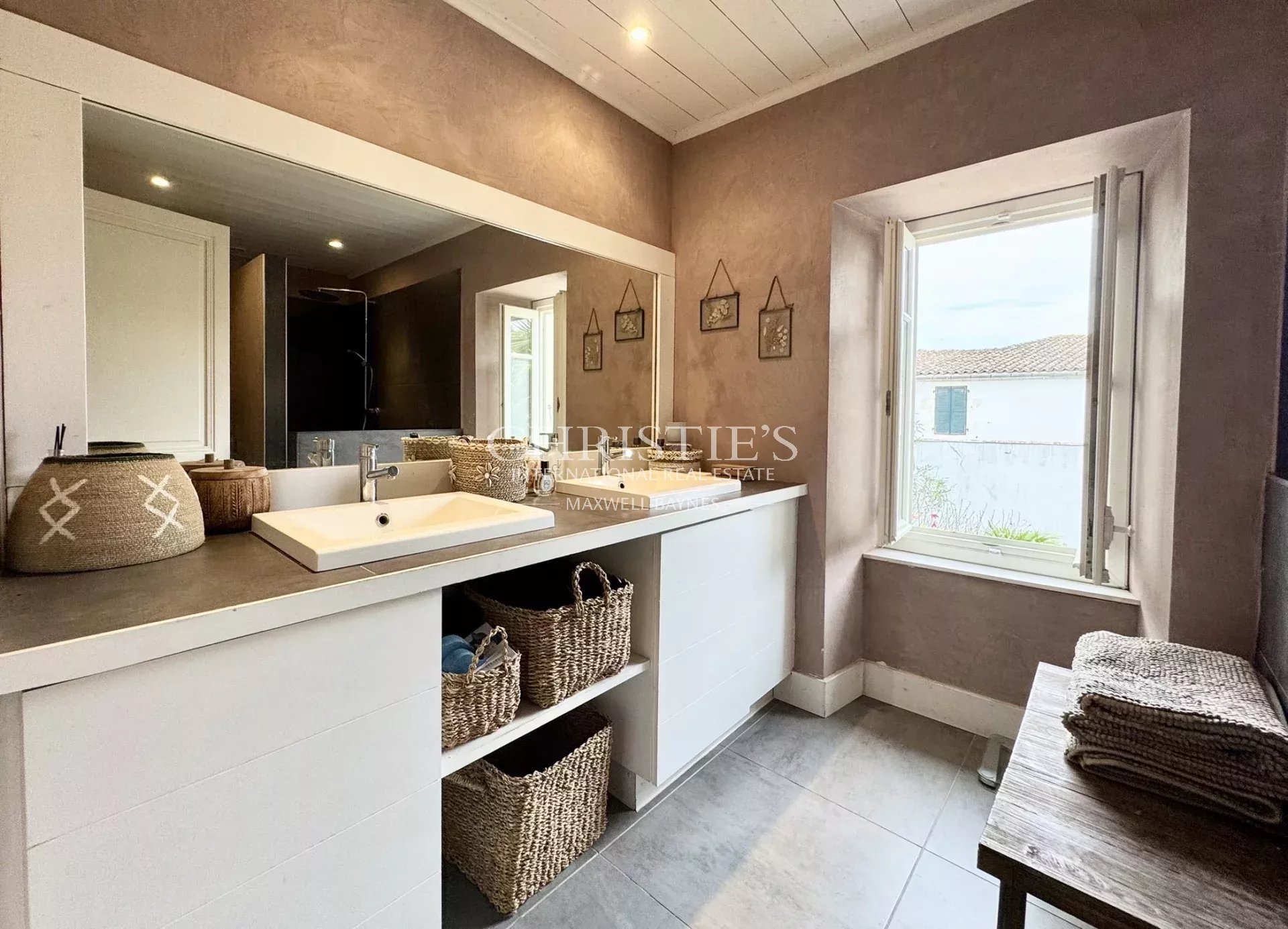 5 Bedroom Villa/Townhouse's Image 21