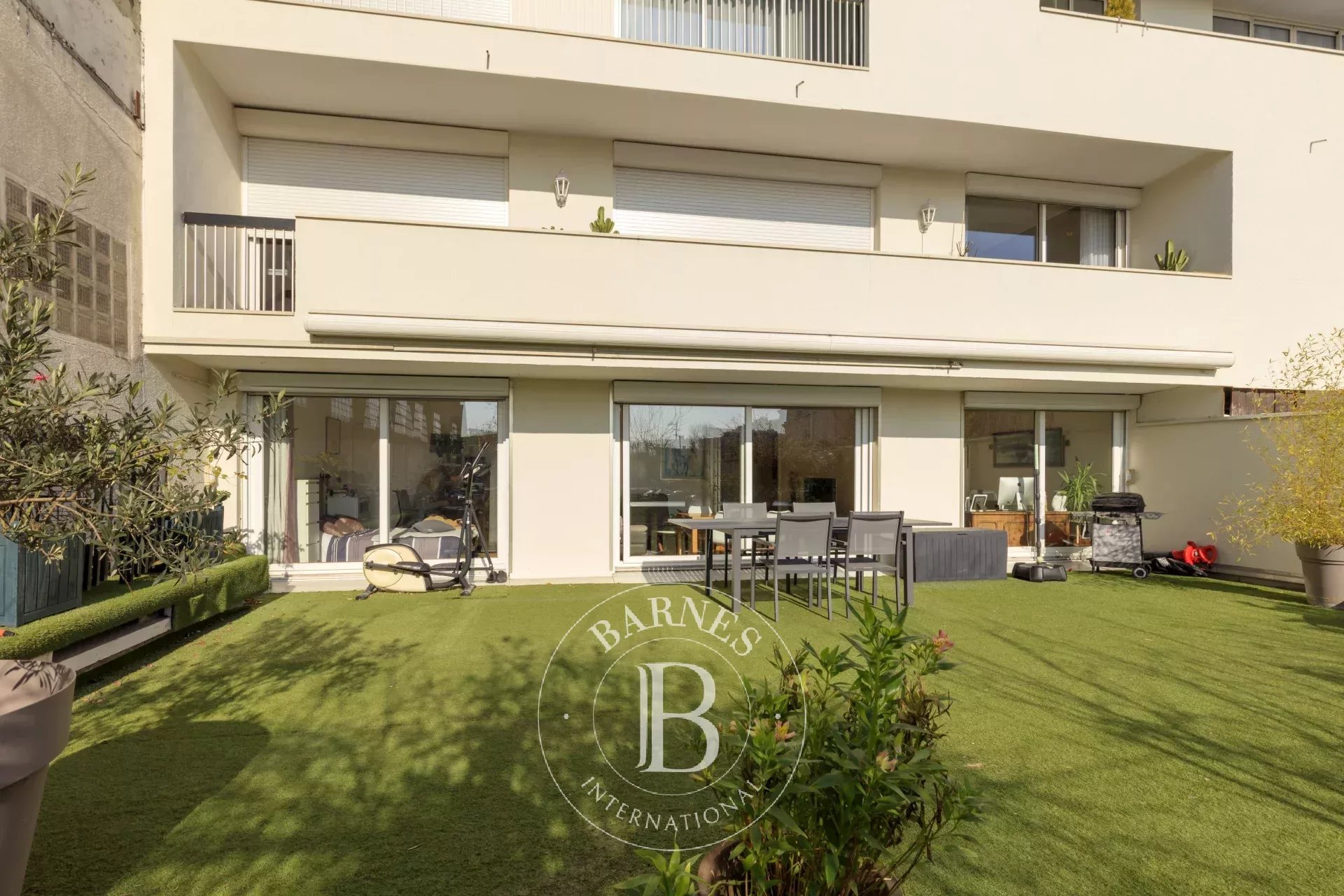 Daire Courbevoie - picture 12