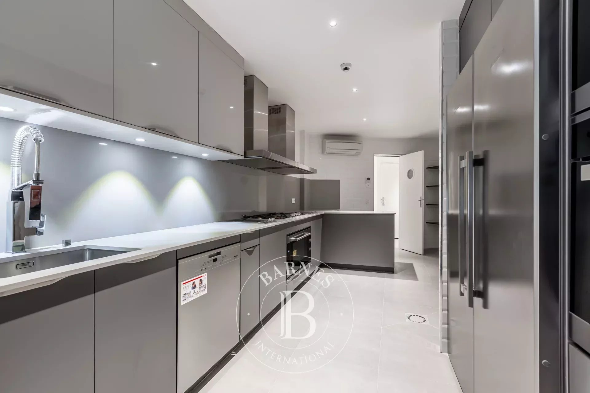 Konak Paris 16ème - picture 10