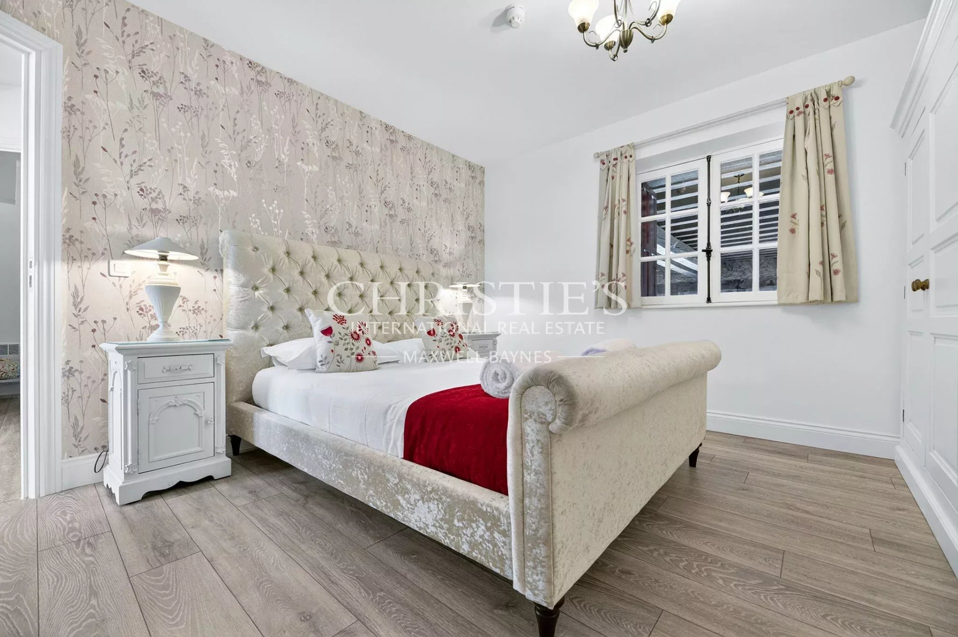 38 Bedroom Chateau's Image 102