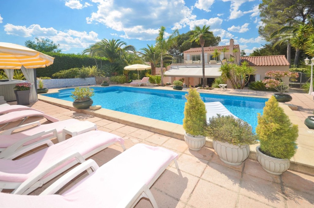 Villa for sale in Mougins — Provençal Style Villa for sale Near Mougins