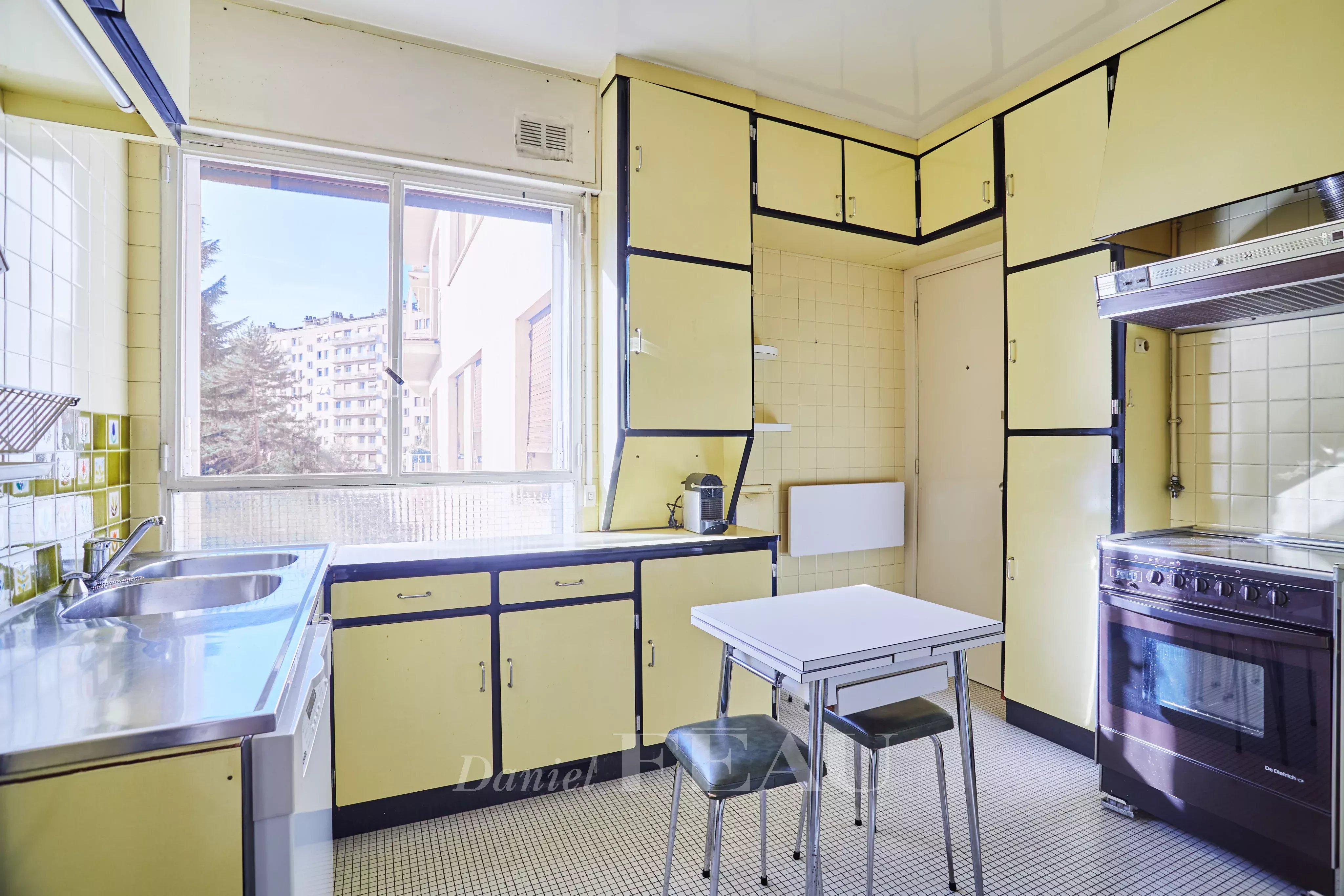 Sale Apartment Paris 16th