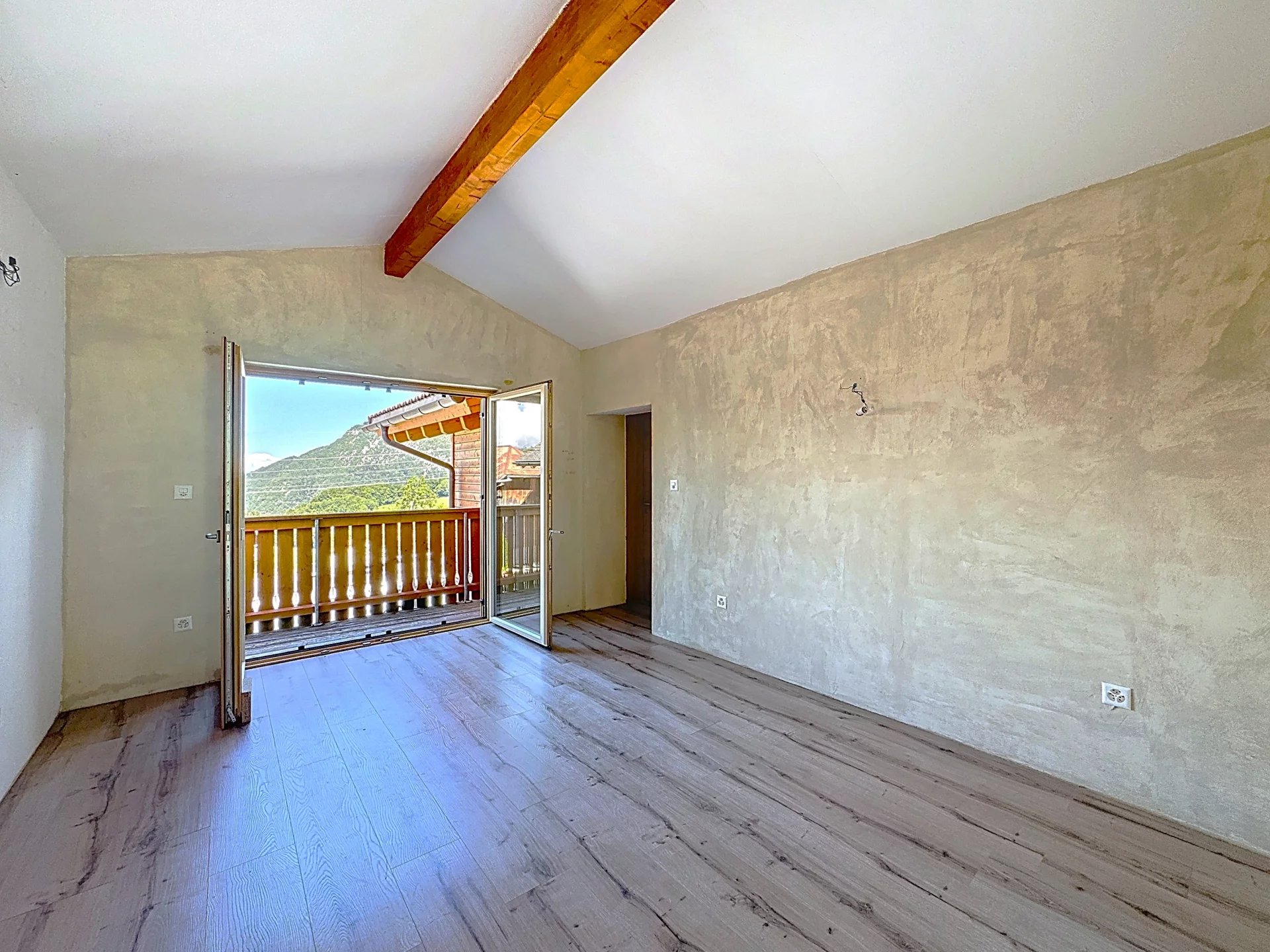 Opportunité à saisir en plein cœur du village !