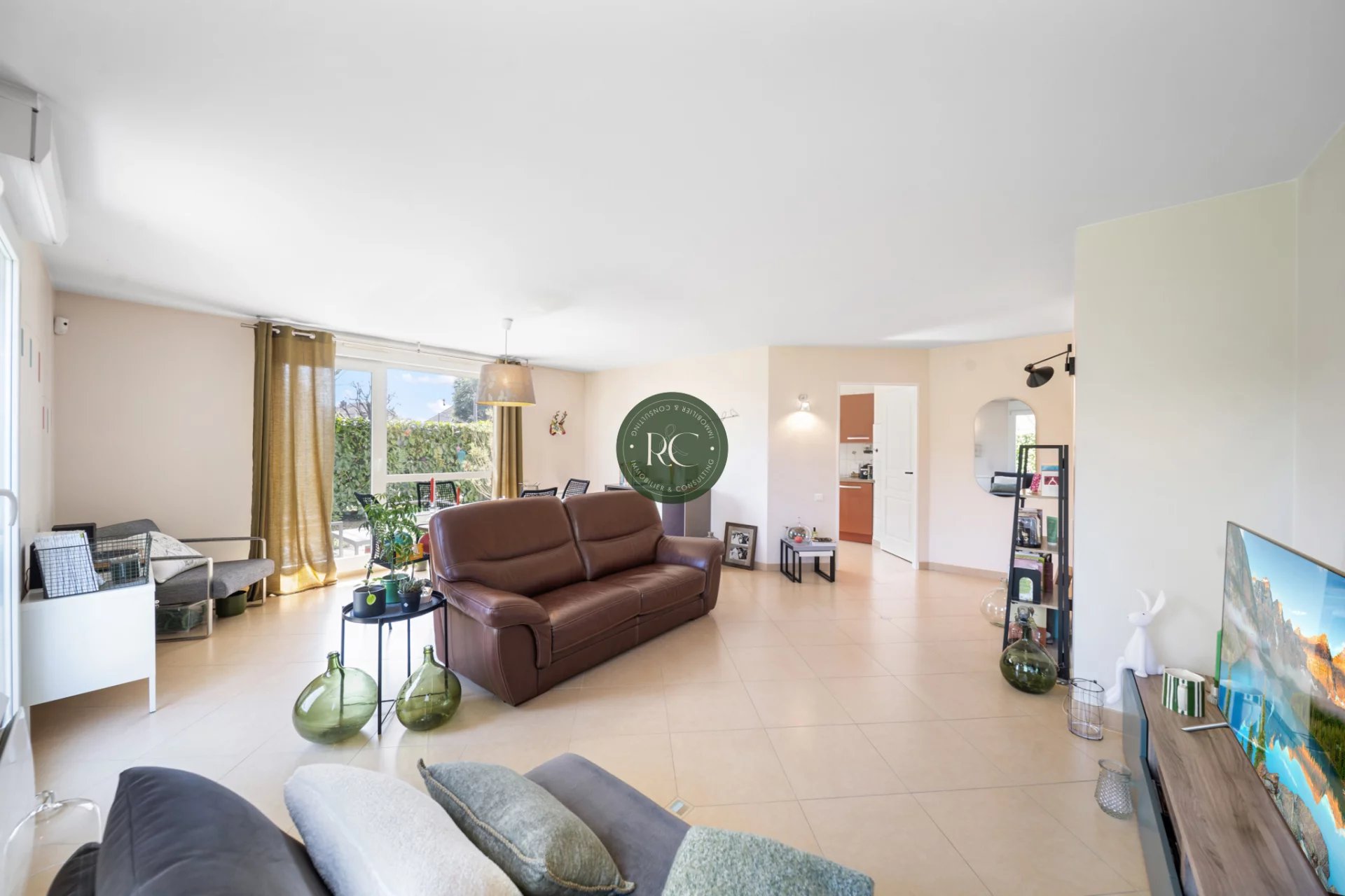 PROCHE CENTRE VILLE -  APPARTEMENT FAMILIAL