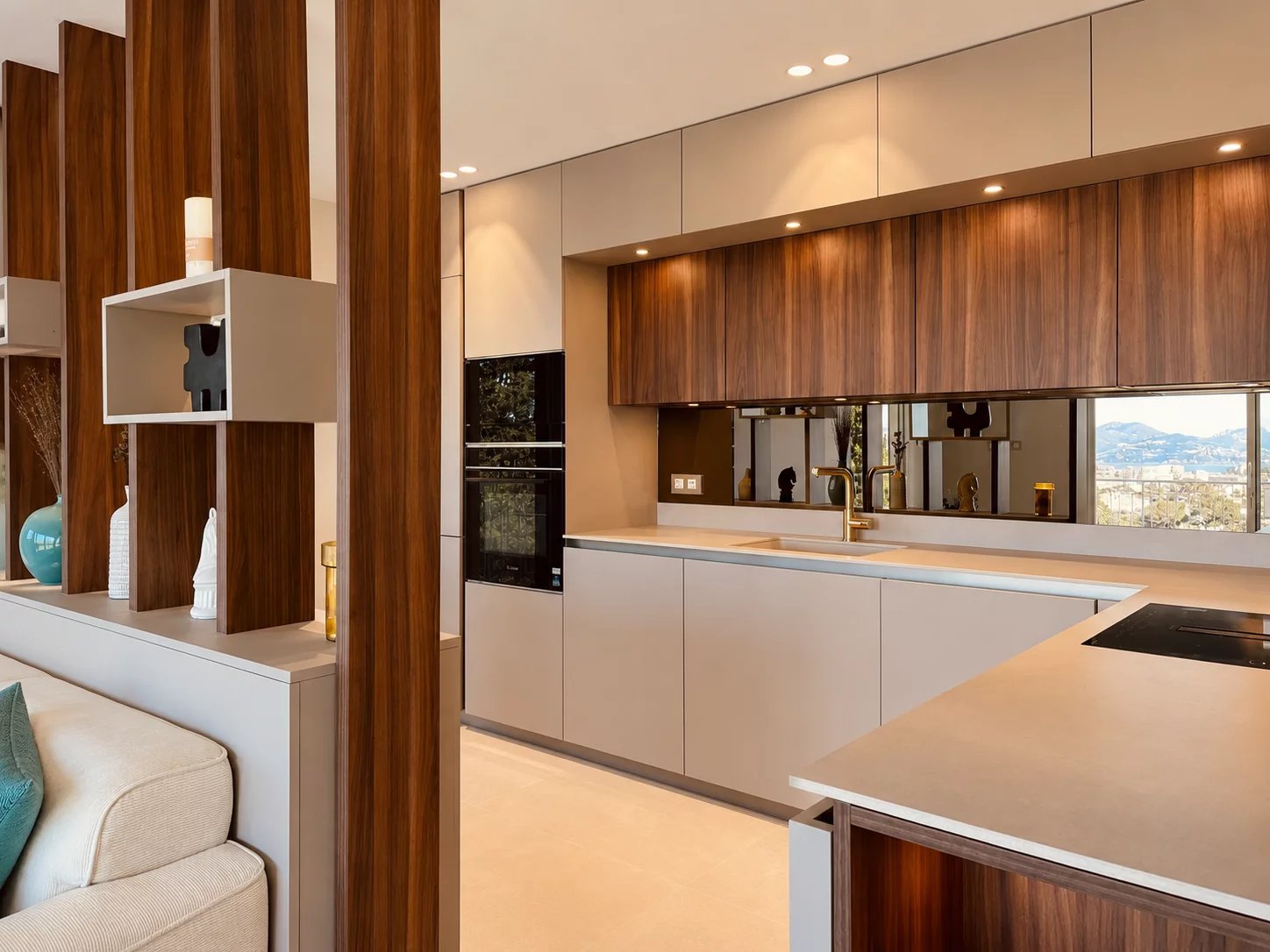 Magnificent 3-room Sea View Fully Renovated Oxford