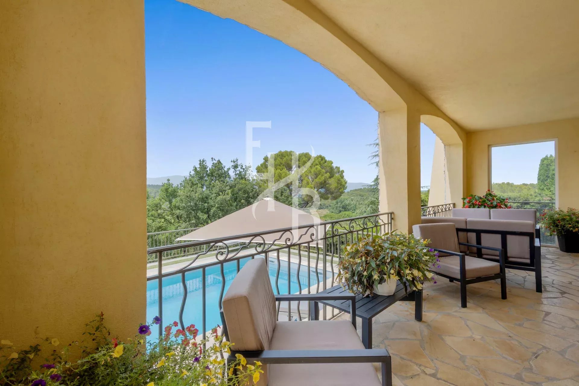 Villa 8 P, vue panoramique à Vallauris