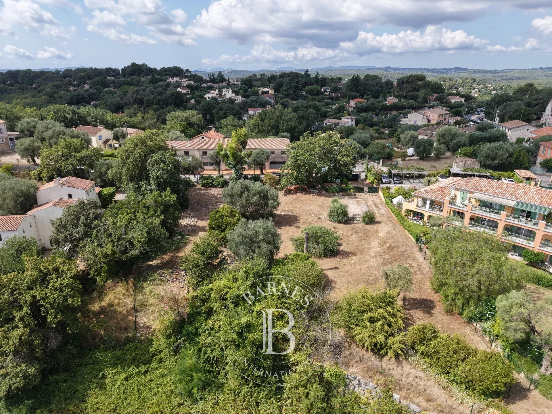 Arazi Roquefort-les-Pins - picture 25