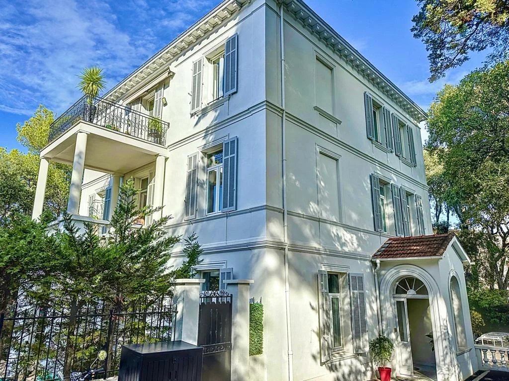 Rare | Exclusivité | Penh Chaï | 105m2 de Jardin | T2 au calme absolu