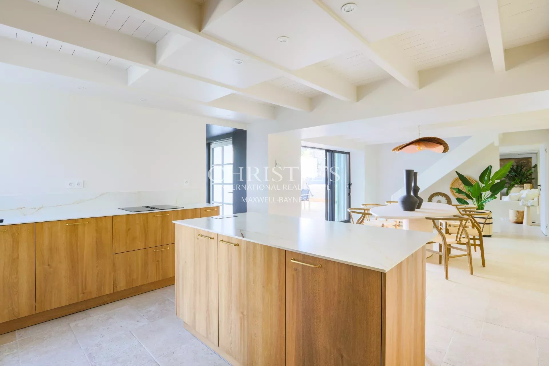 5 Bedroom Villa/Townhouse's Image 3