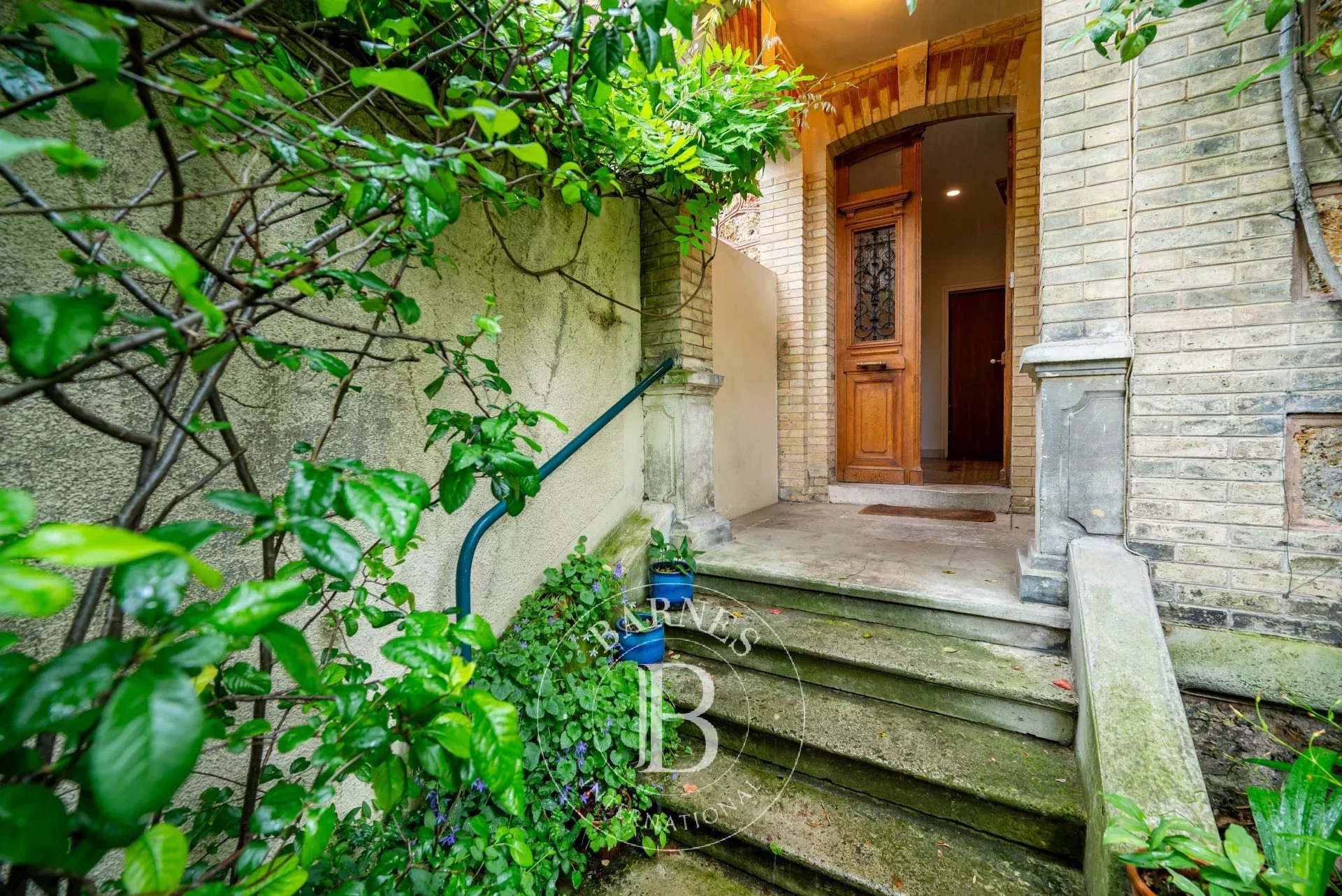 Neuilly Chézy-Borghèse - 2-bed duplex apartment in a former townhouse - Charming and atypical - Quiet, leafy surroundings