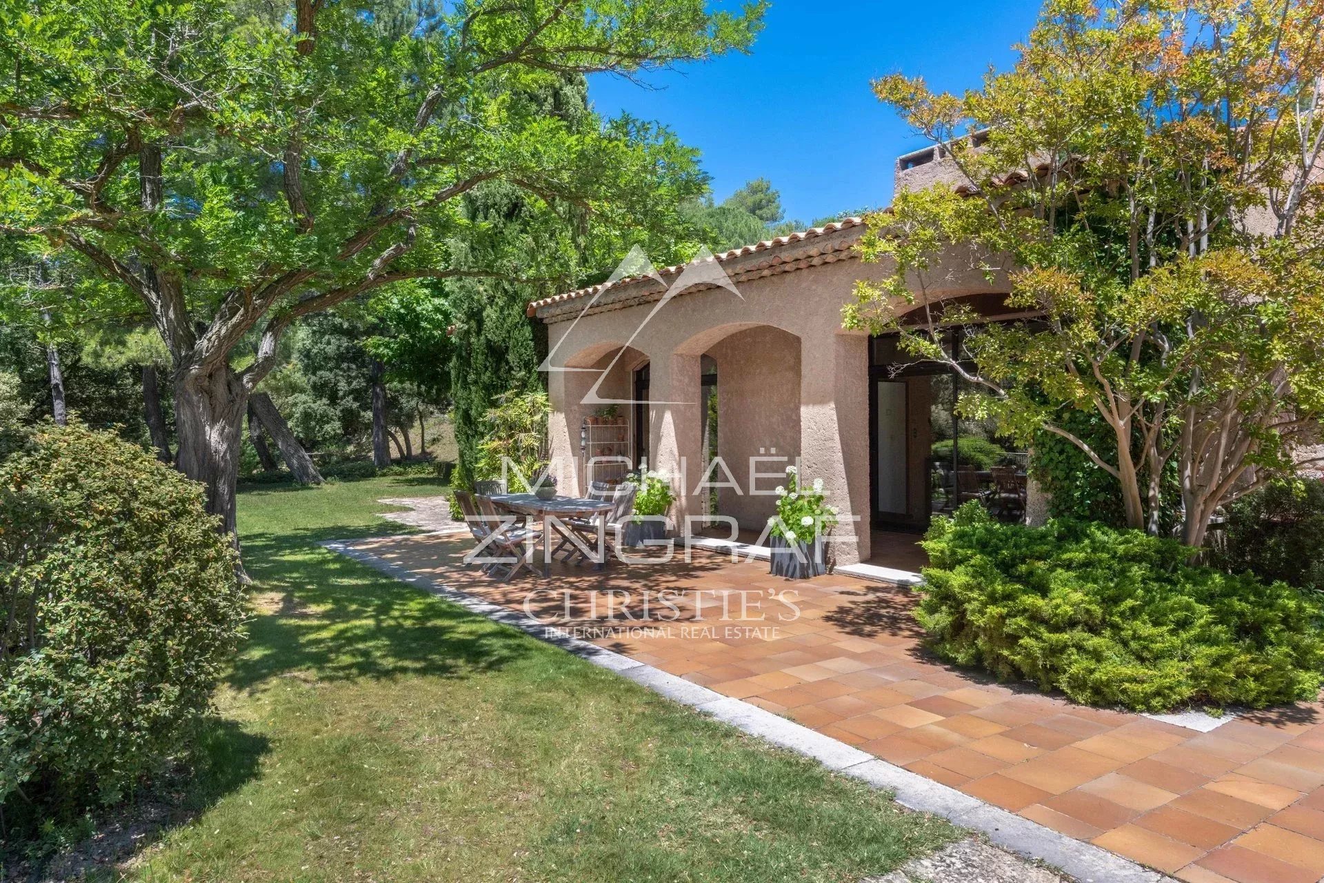 6 Bedroom Villa/Townhouse's Image 19