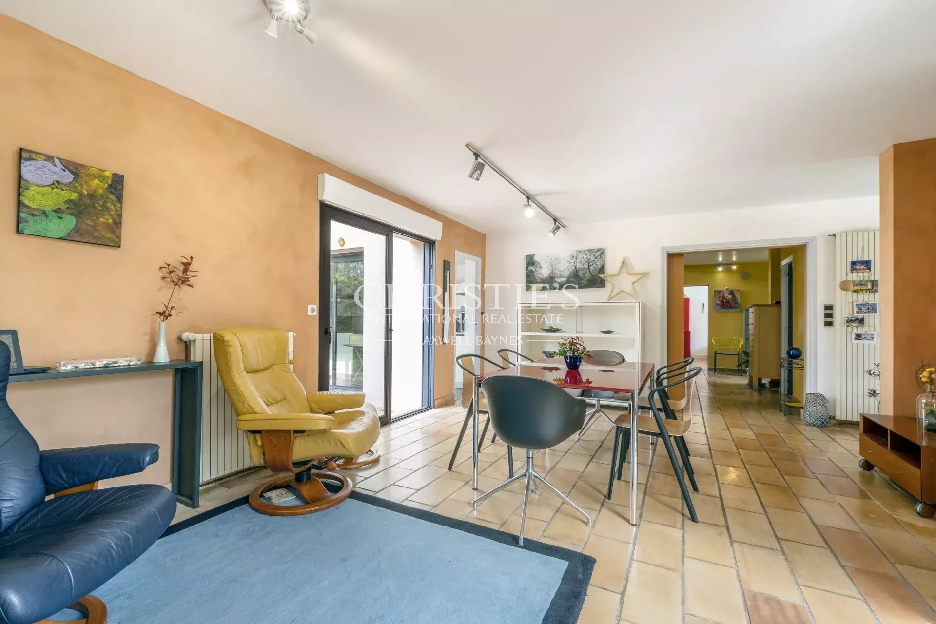 5 Bedroom Villa/Townhouse's Image 3