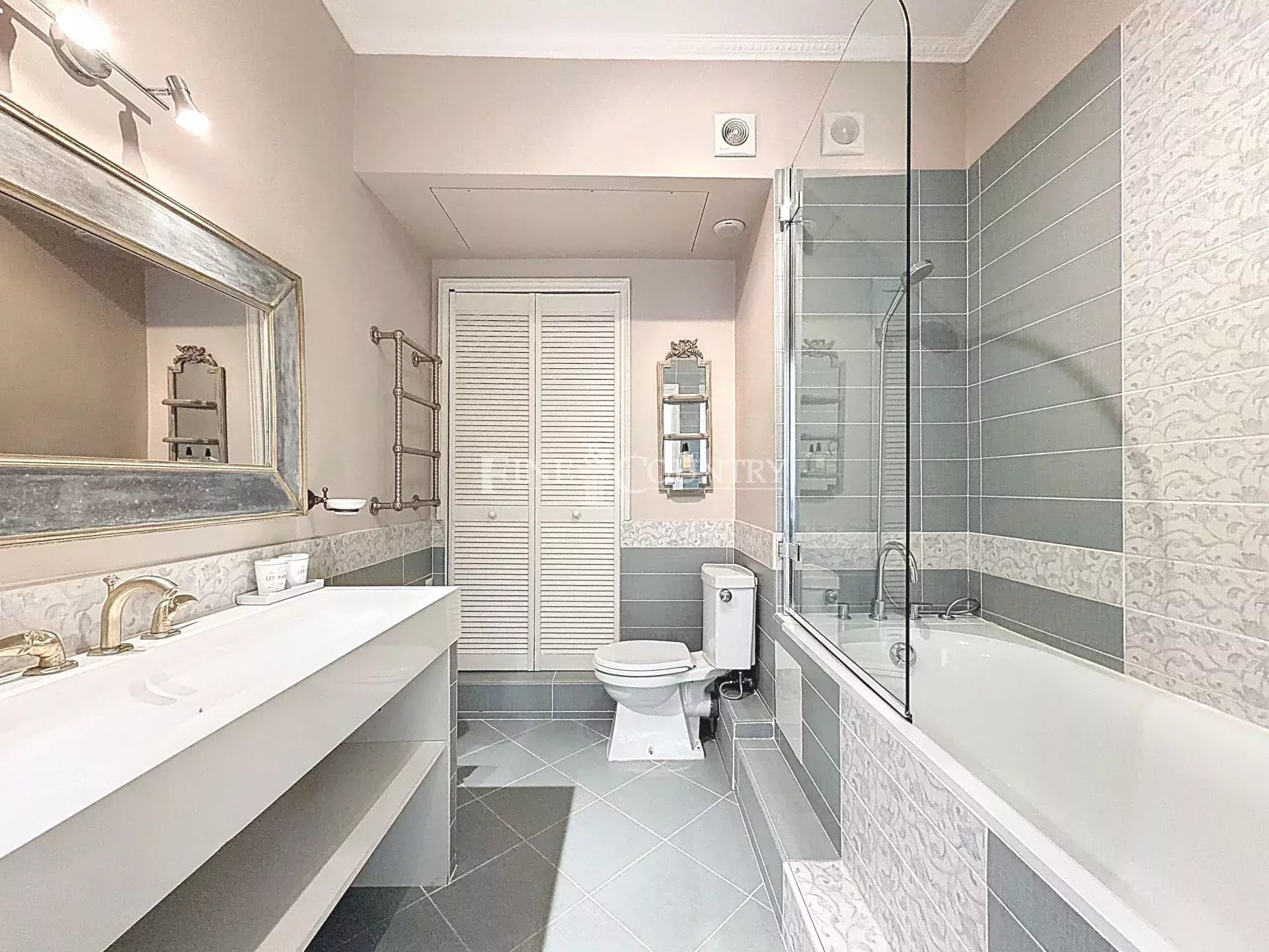 Photo of Apartment for sale Cannes walking distance to the centre