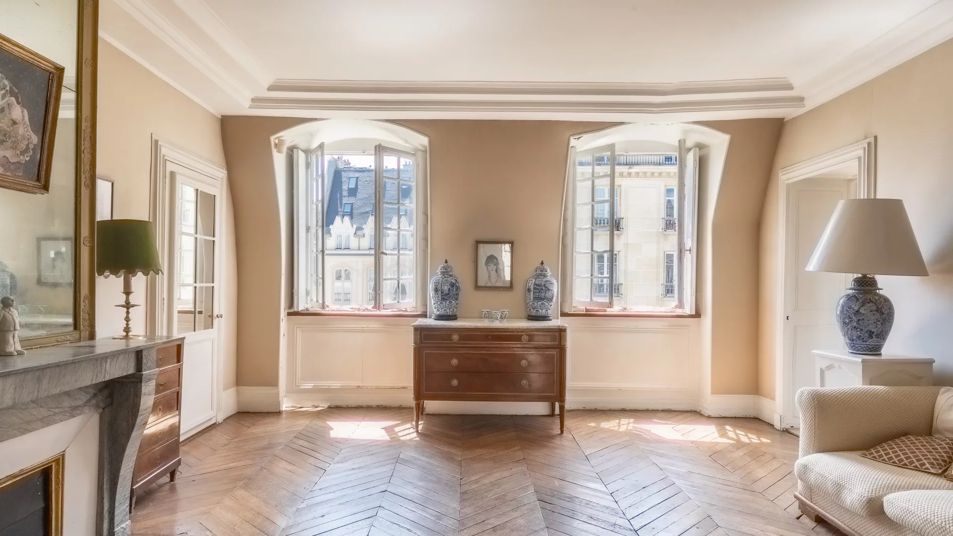 Paris 7e - UNIVERSITÉ / VERNEUIL