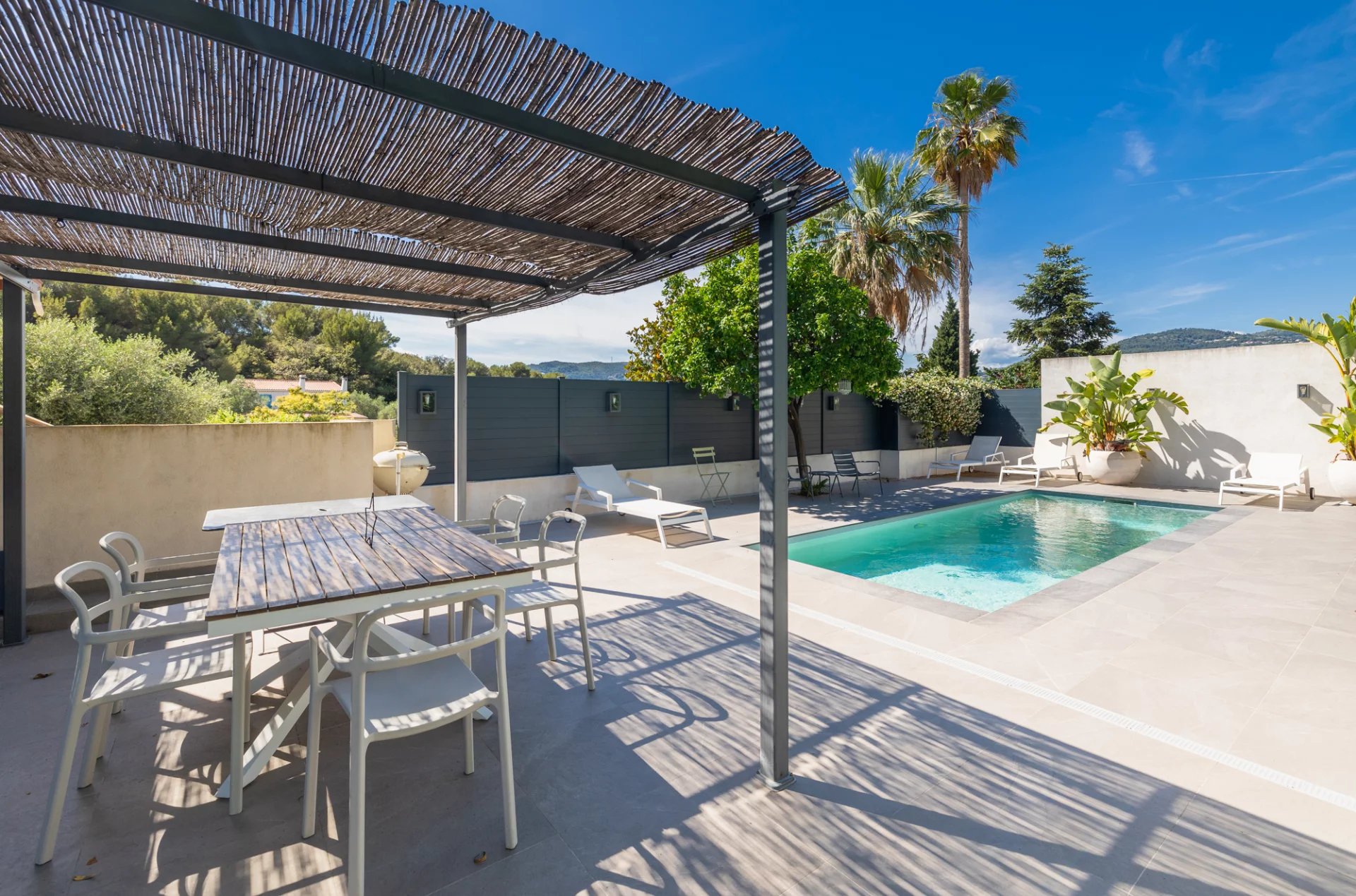 EXCLUSIVE - PENTHOUSE APARTMENT - TOP FLOOR - PRIVATE POOL