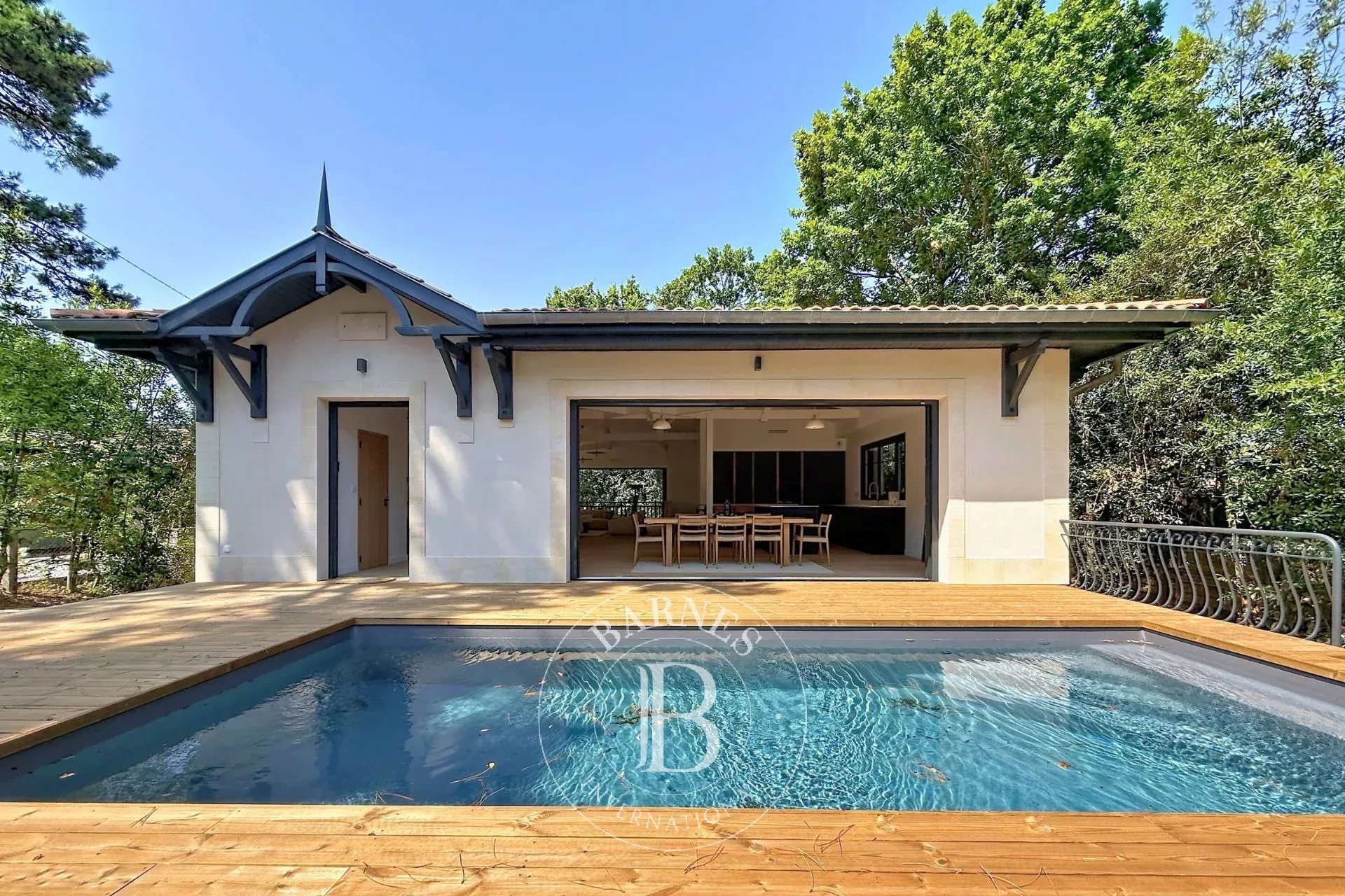 Villa Arcachon  -  ref 87072196 (picture 1)