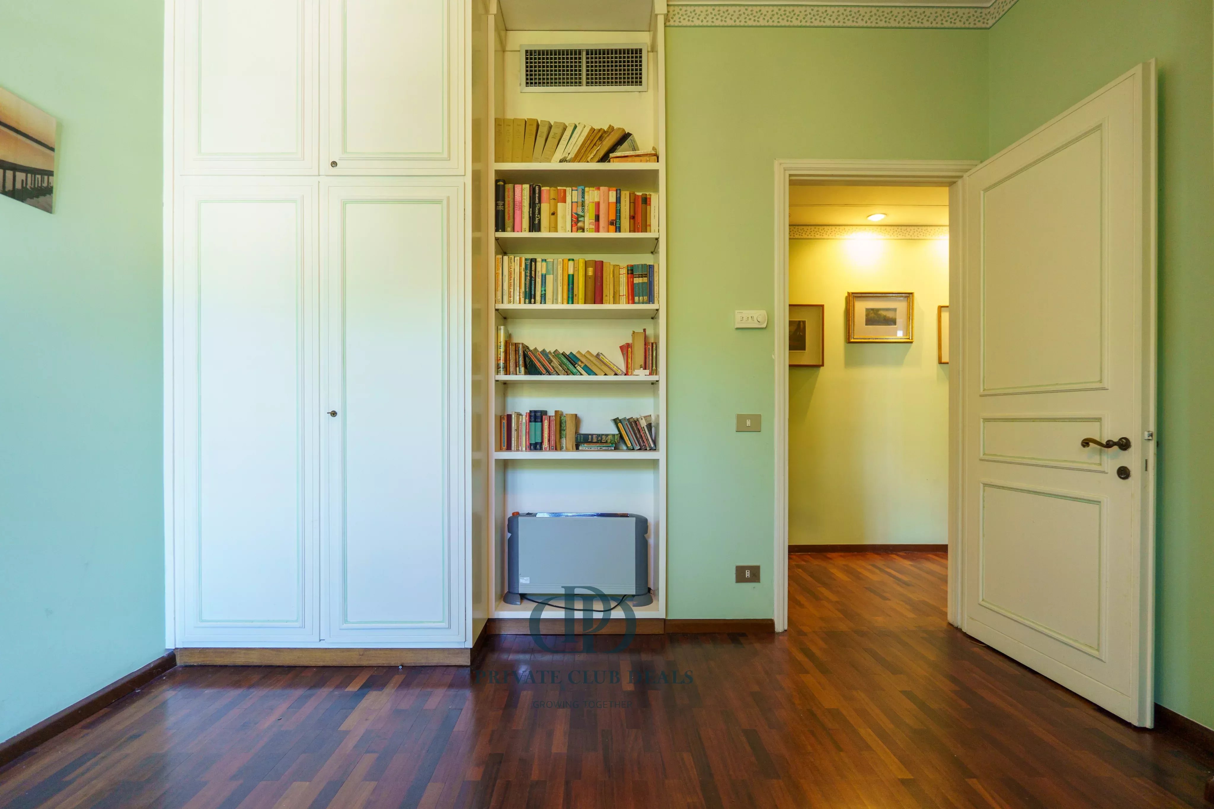 Villa Como - picture 17