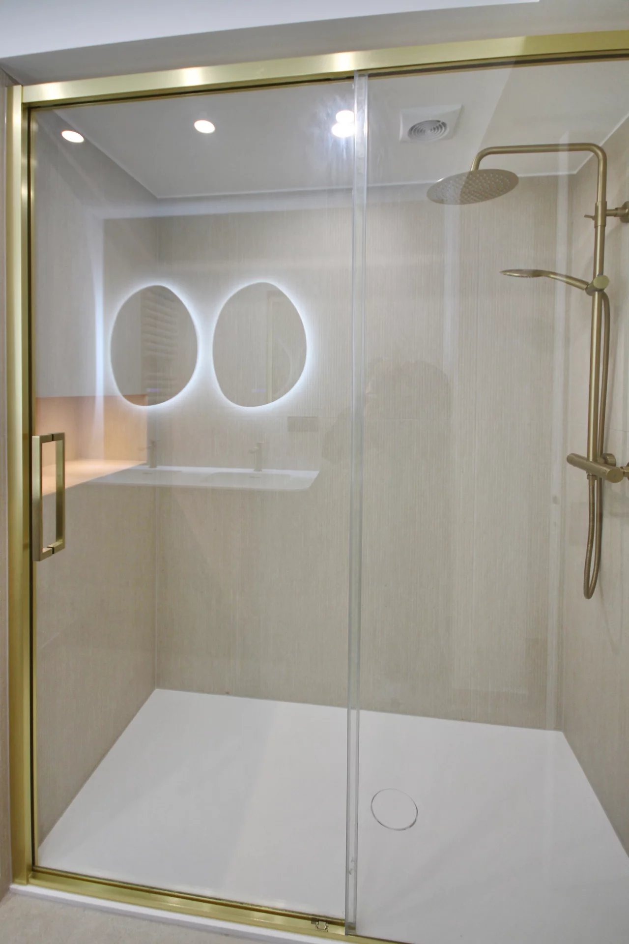 Ixelles, just steps away from the Châtelain area