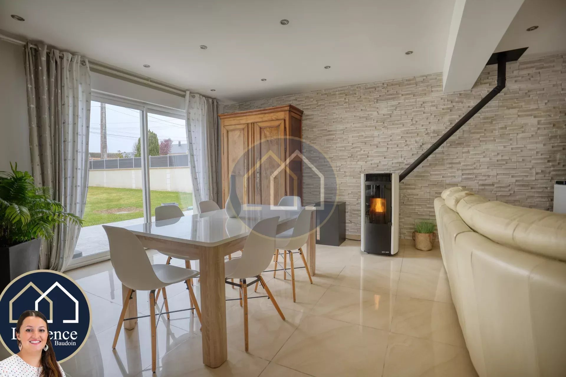 COUP DE CŒUR ASSURÉ – MAISON FAMILIALE RÉCENTE AUX BEAUX VOLUMES, 5 chambres,– 10 min Dreux / Houdan, jardin 1024m2, 5 chambres