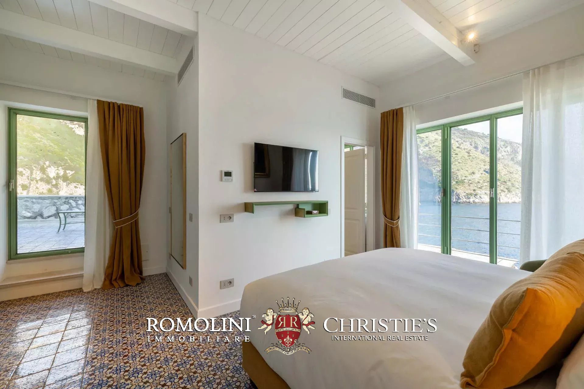 8 Bedroom Villa/Townhouse's Image 95