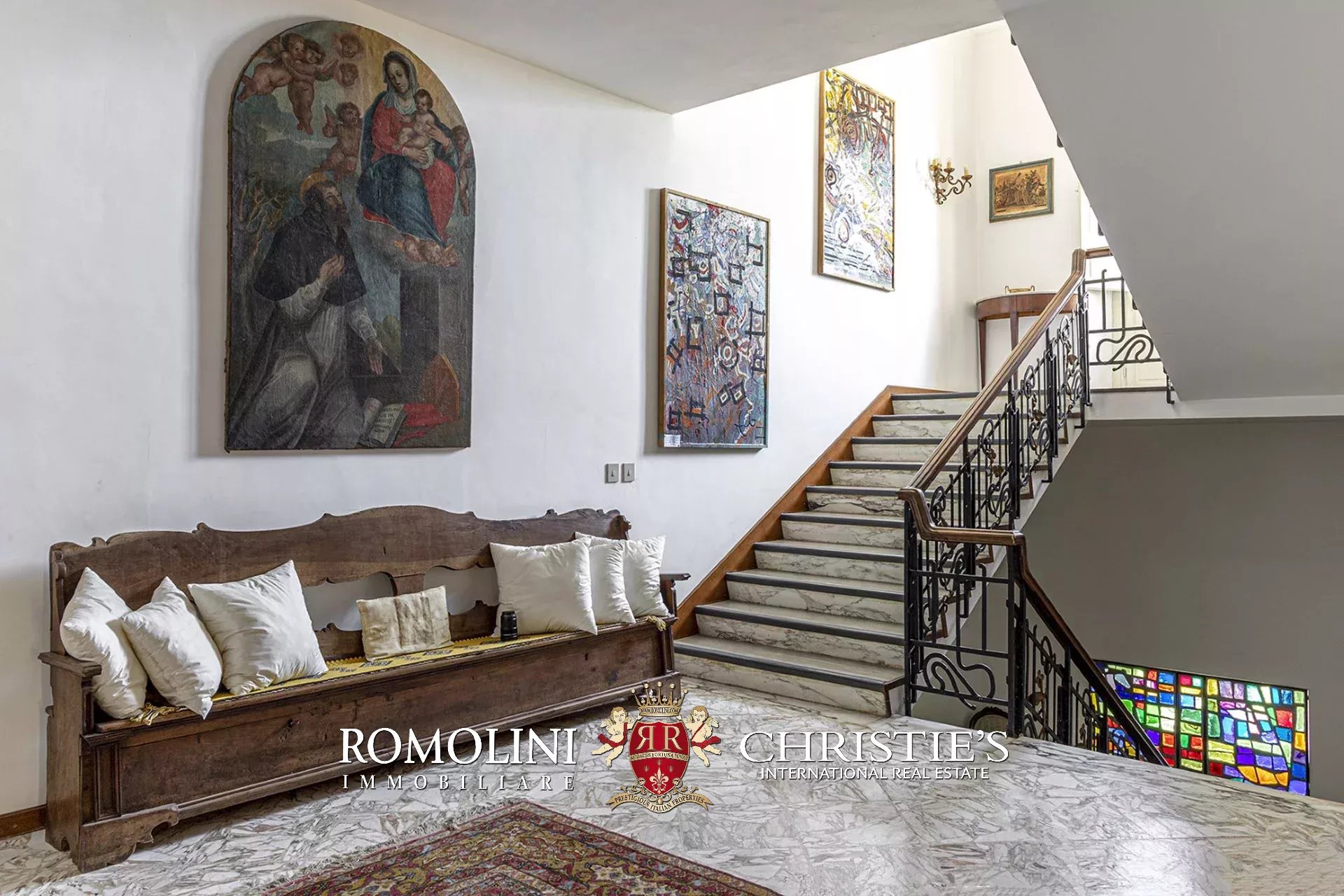 11 Bedroom Villa/Townhouse's Image 49