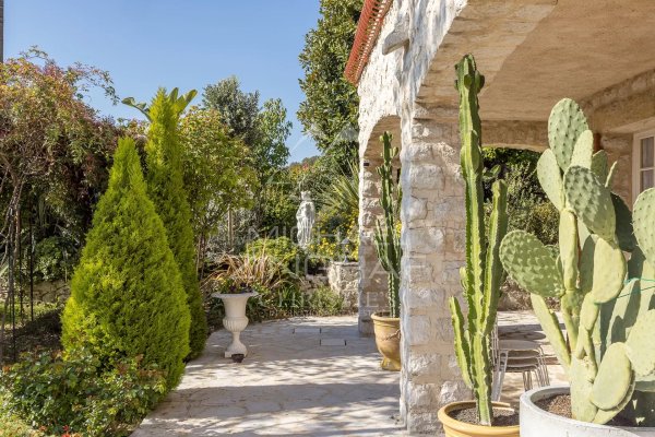 Vence – Charming Property Within Walking Distance of the Town Center — photo 3