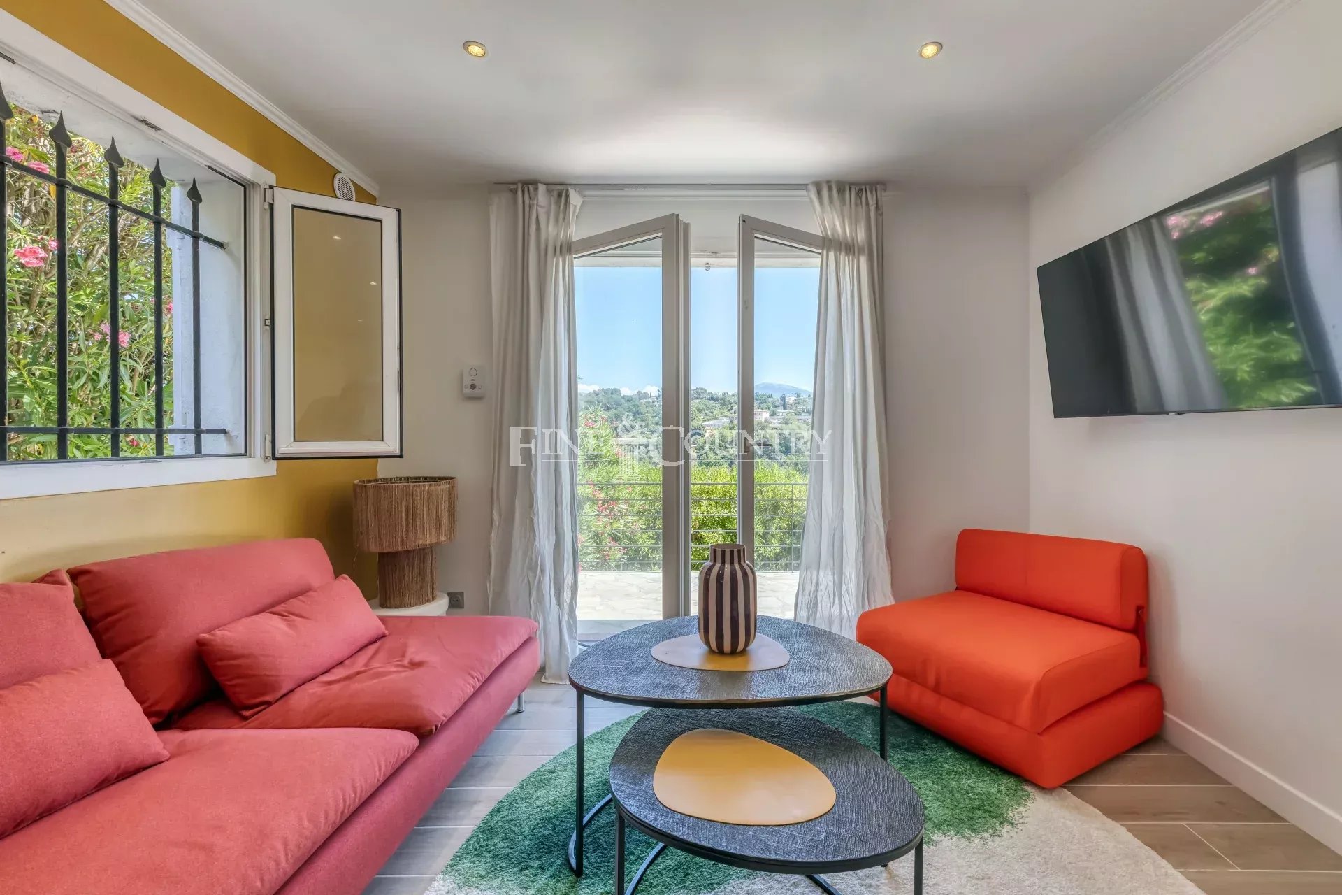 Photo of For sale  Villa in Valbonne - Panoramic view