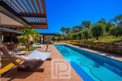 Exceptional Contemporary Property in the Heart of a Private Estate — photo 7 of 7