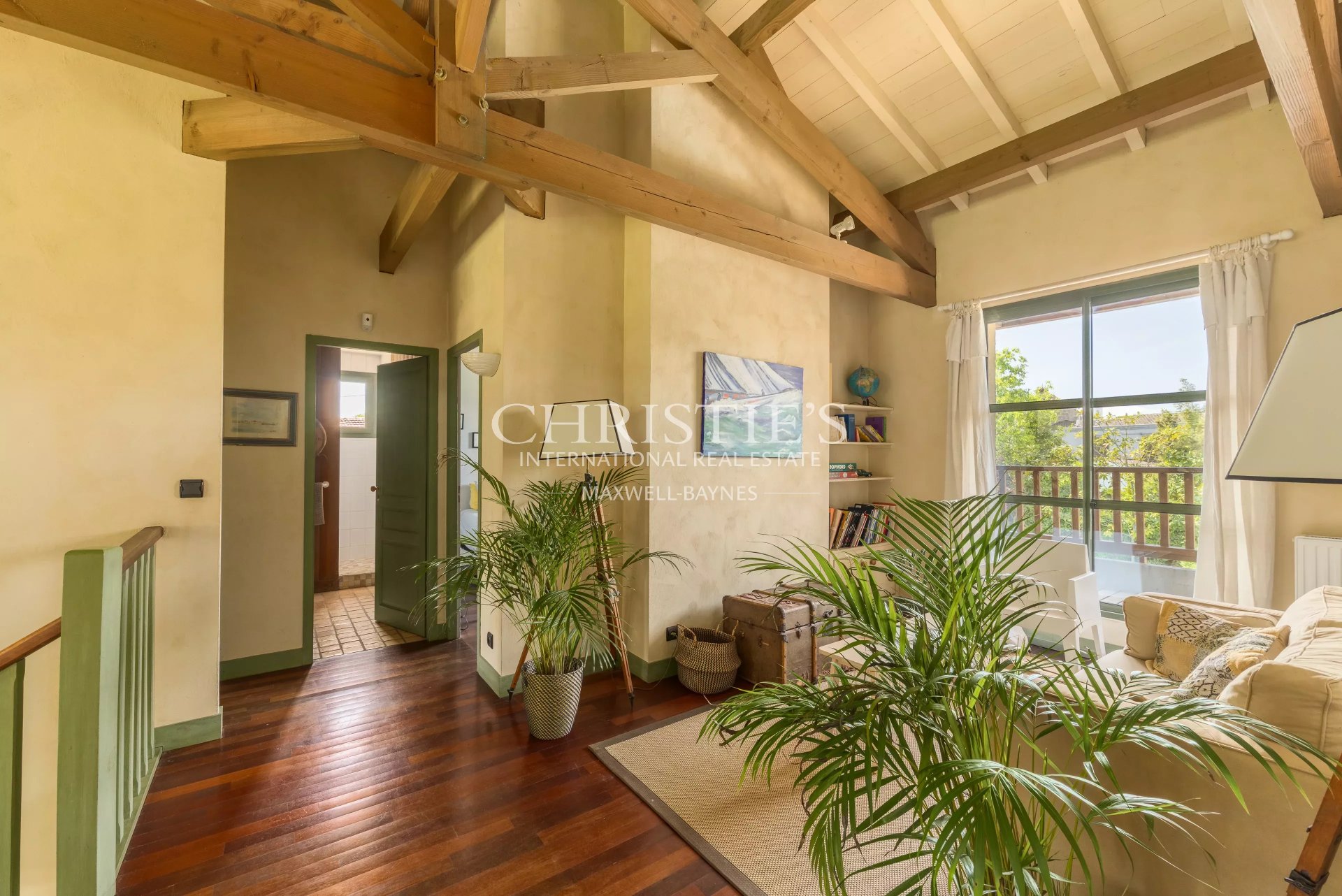 5 Bedroom Villa/Townhouse's Image 14
