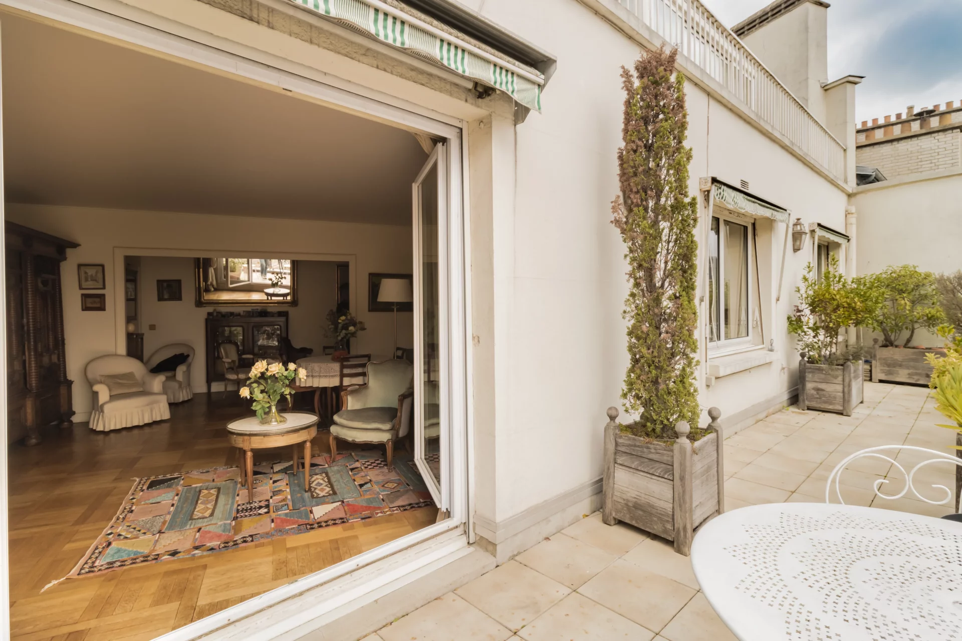 Paris 7e - PLACE DE BRETEUIL