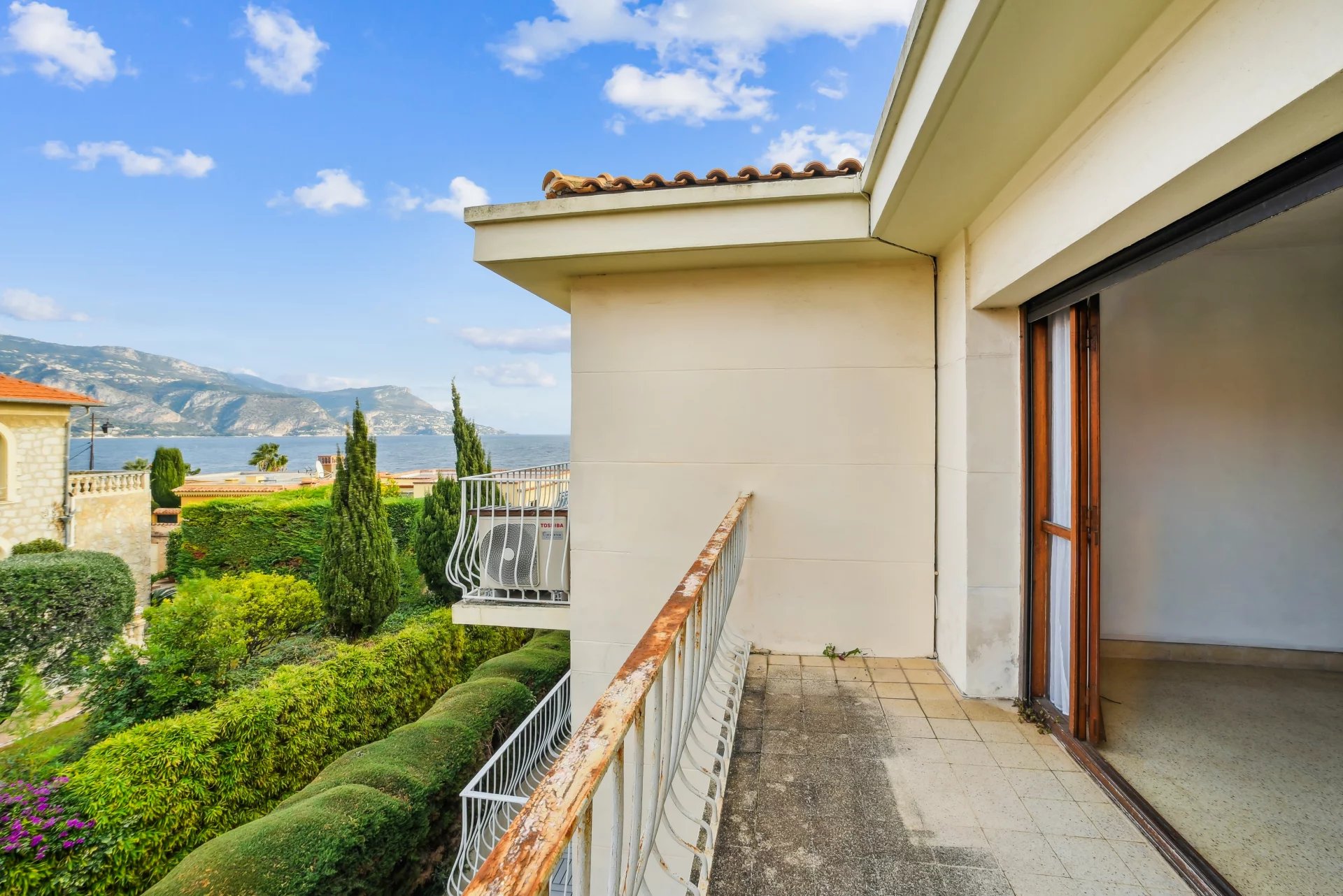 Apt for sale with panoramic sea view