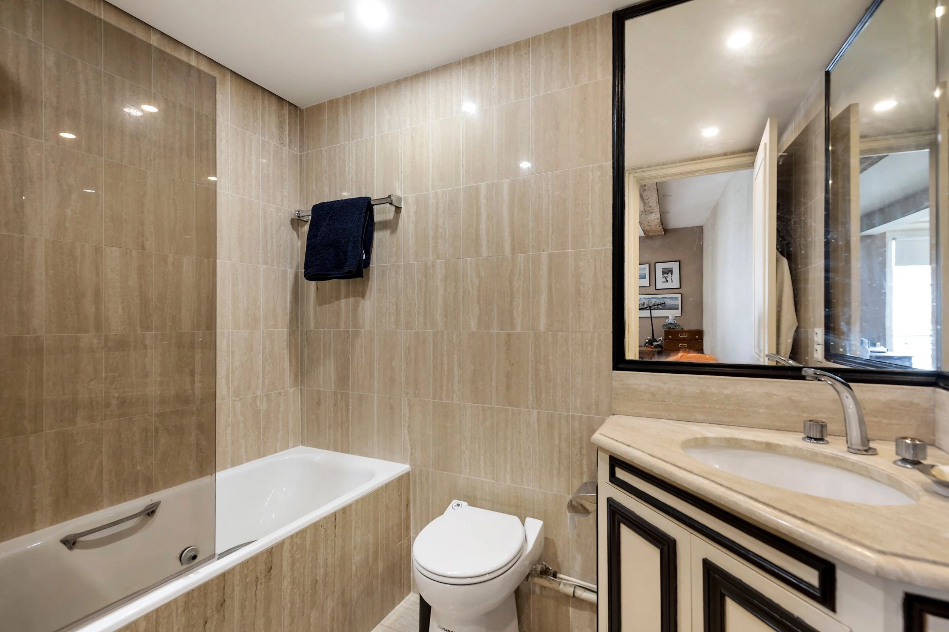 2 Bedroom Apartment/Flat's Image 10