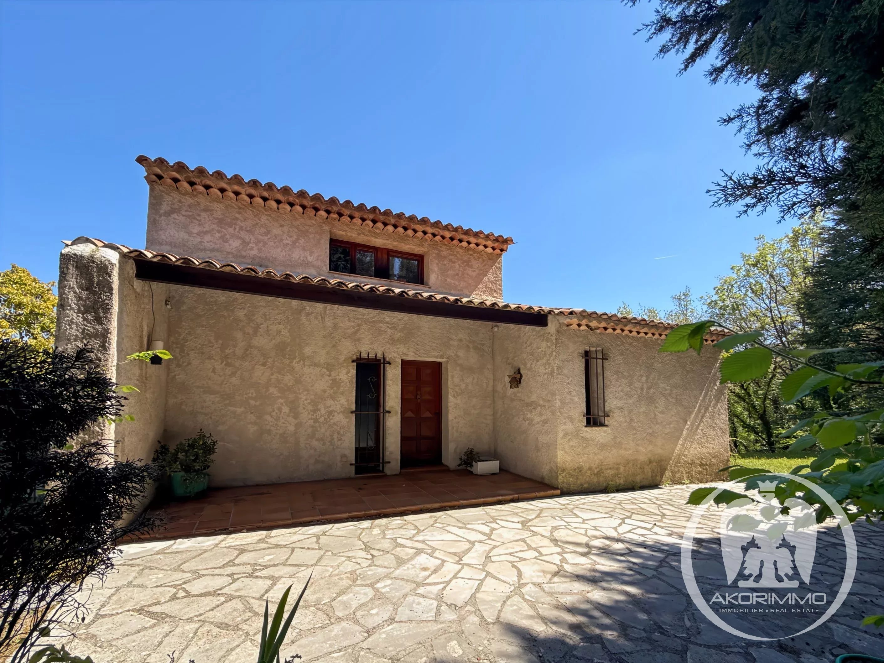 <span class='fw-semibold text-nowrap'>Maison</span>  - <span class='text-nowrap'>6 pièces</span>  - <span class='text-nowrap'>197.17 m²</span> - <span class='text-nowrap'> <spa