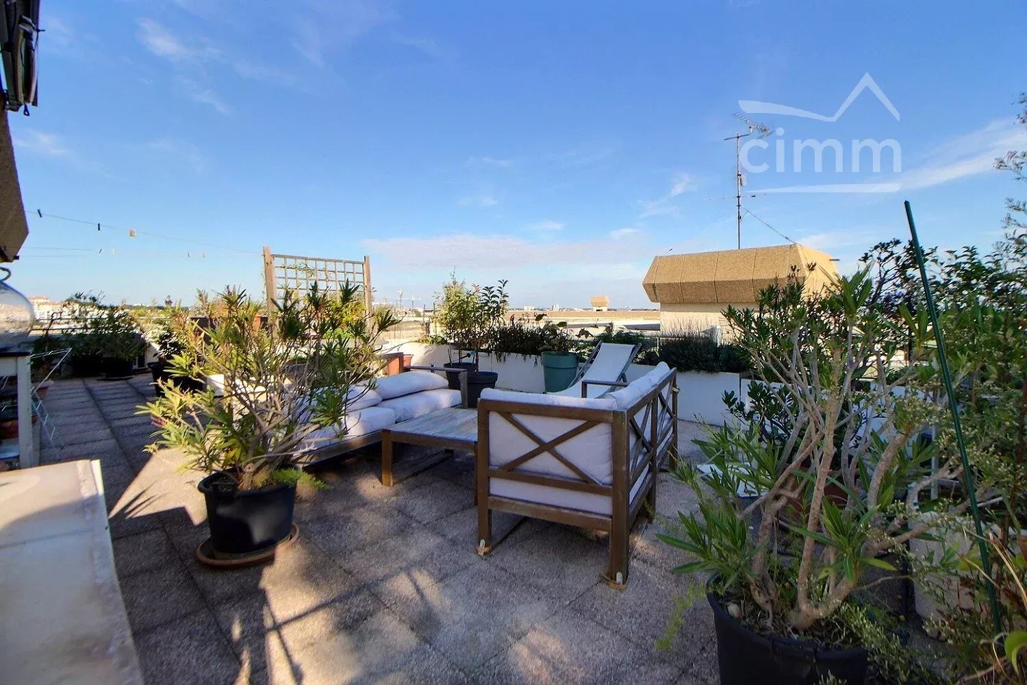 COLLINES D'ESTANOVE T2 65 m² AVEC TERRASSE PANORAMIQUE