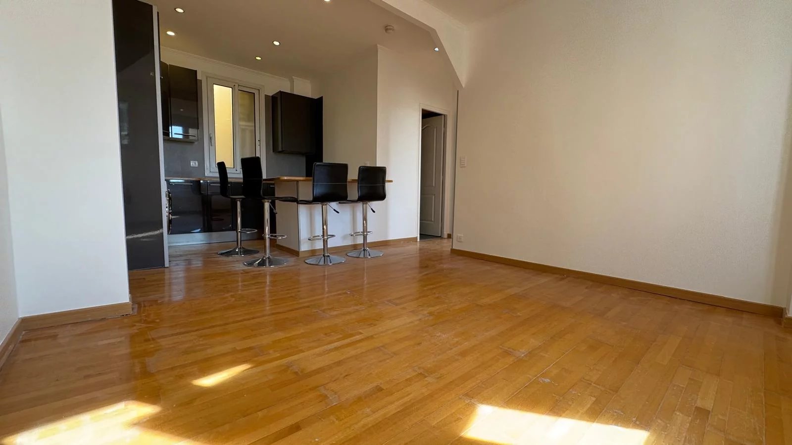 BEAUSOLEIL "Centre" Limitrophe Monaco | 3 Pièces | Rénové