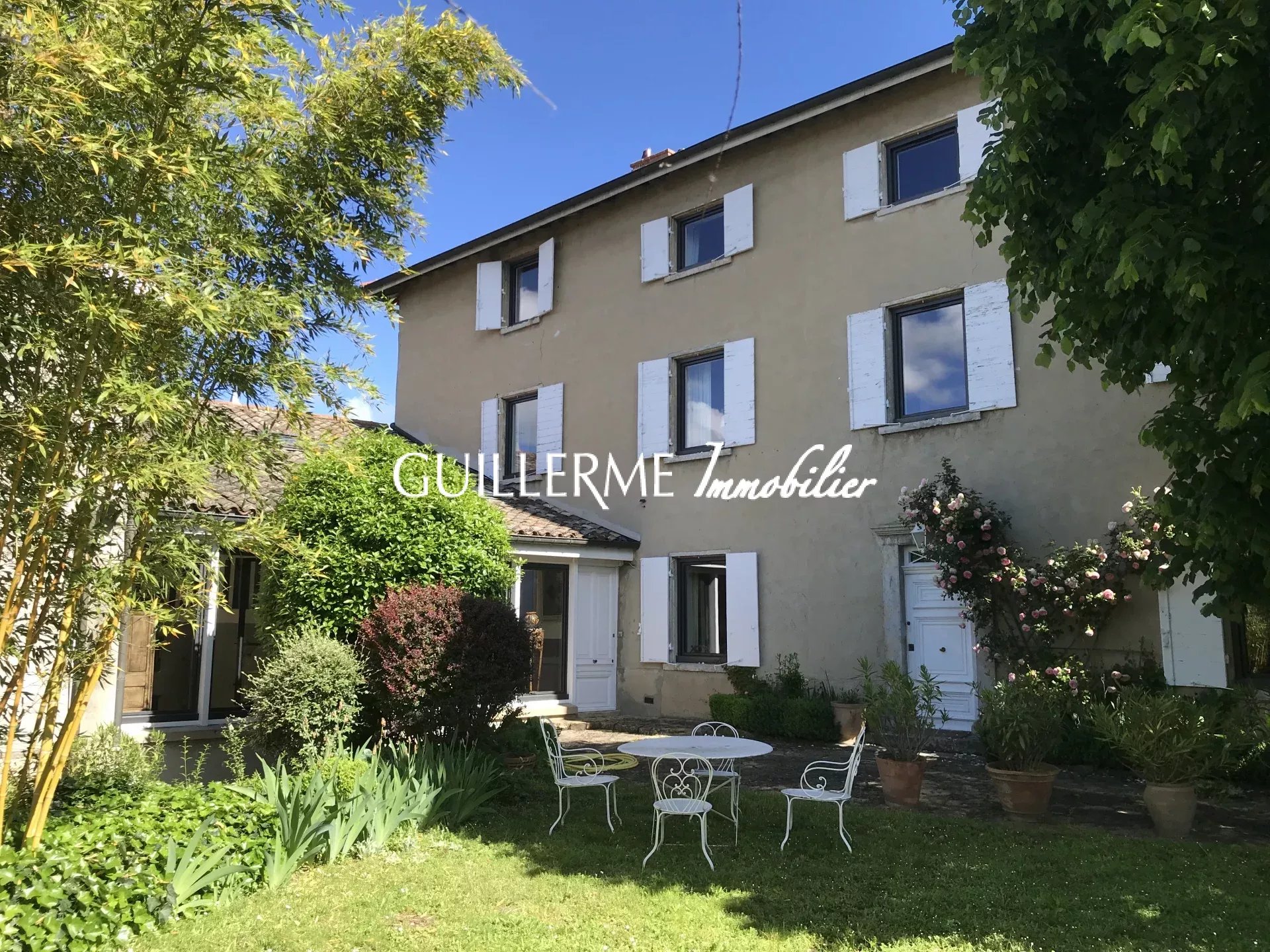 Agence immobilière de 