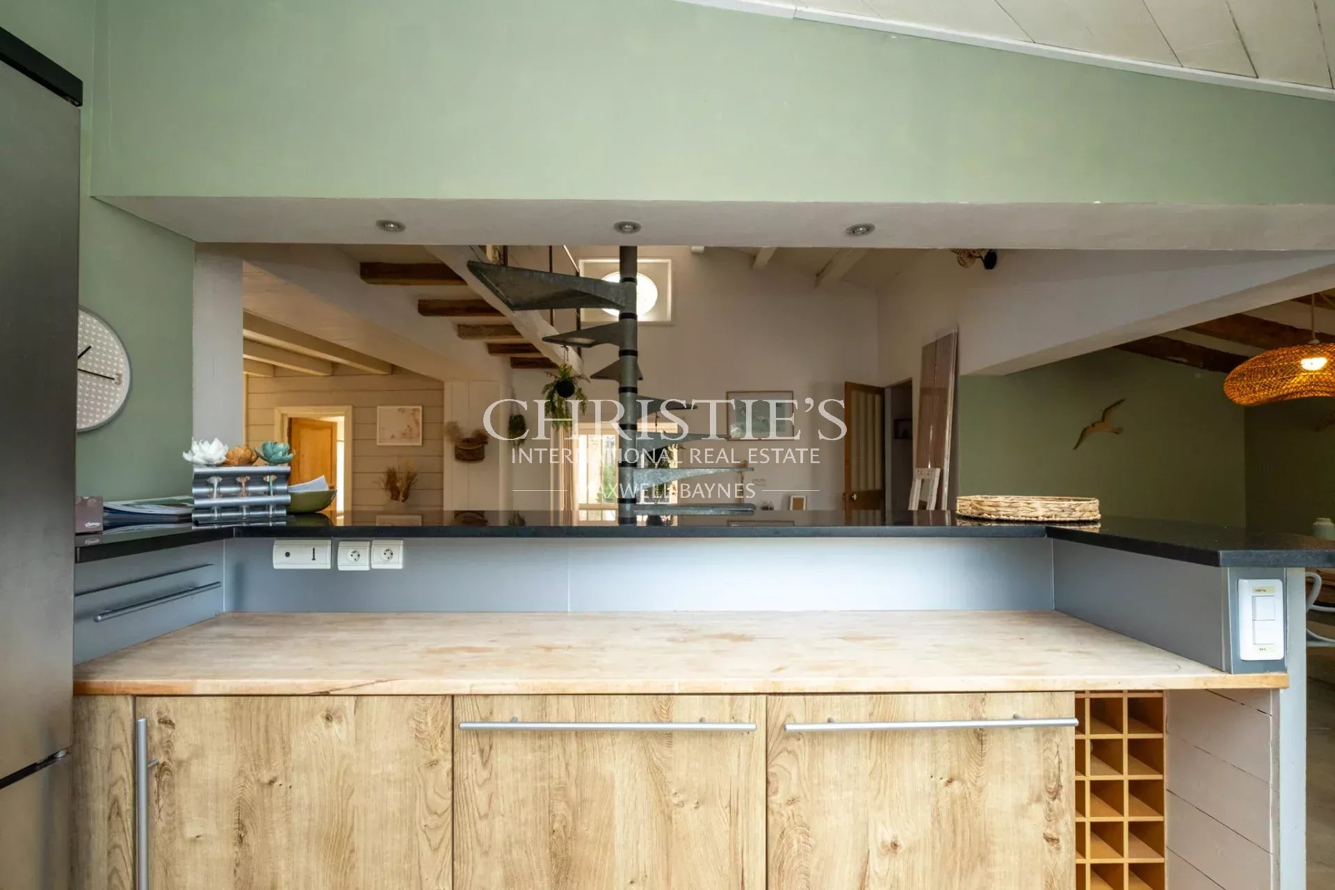 5 Bedroom Villa/Townhouse's Image 8