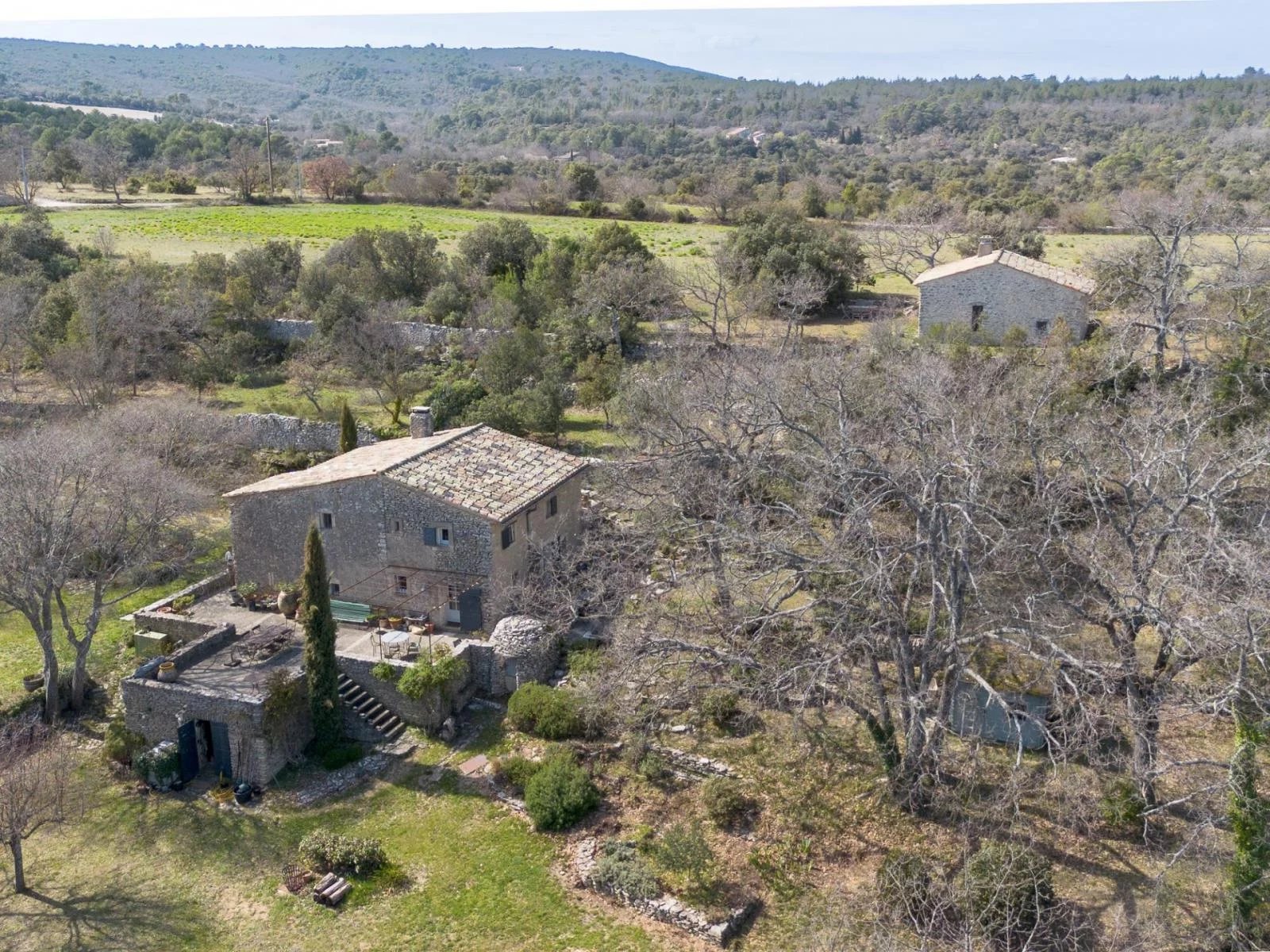 Mas rénové  sur 7,5 hectares