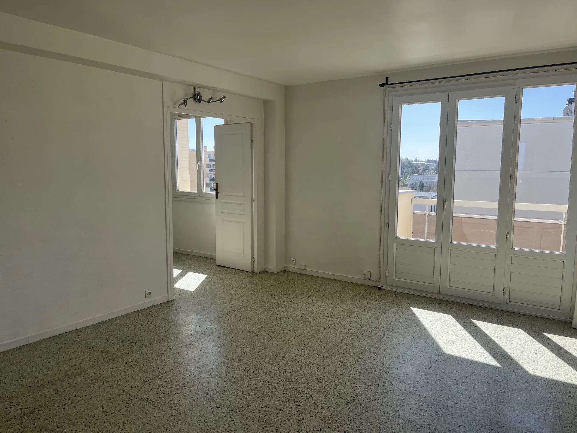 2646051 Location Sainte-Foy-lès-Lyon