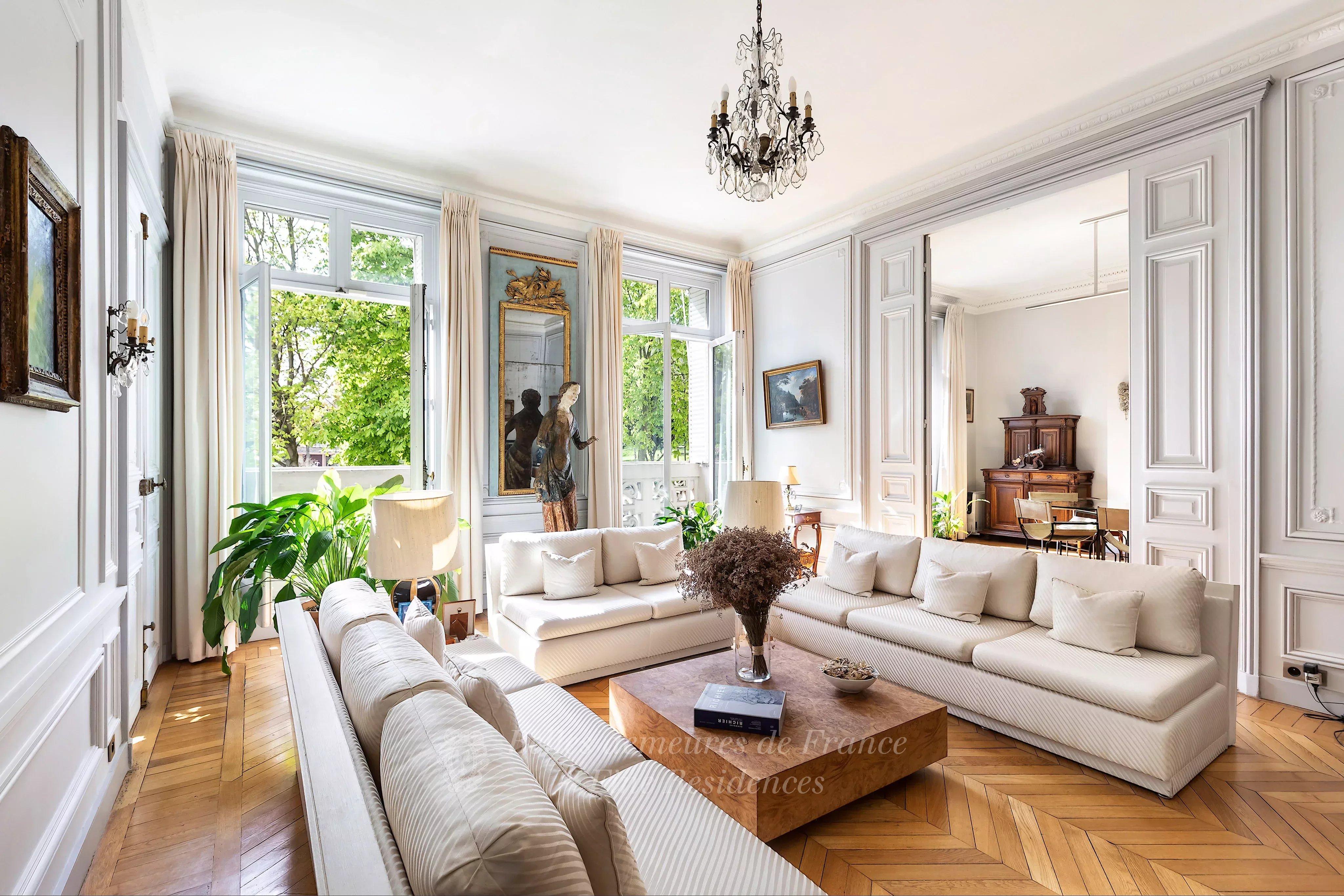 Sale Apartment Paris 16th