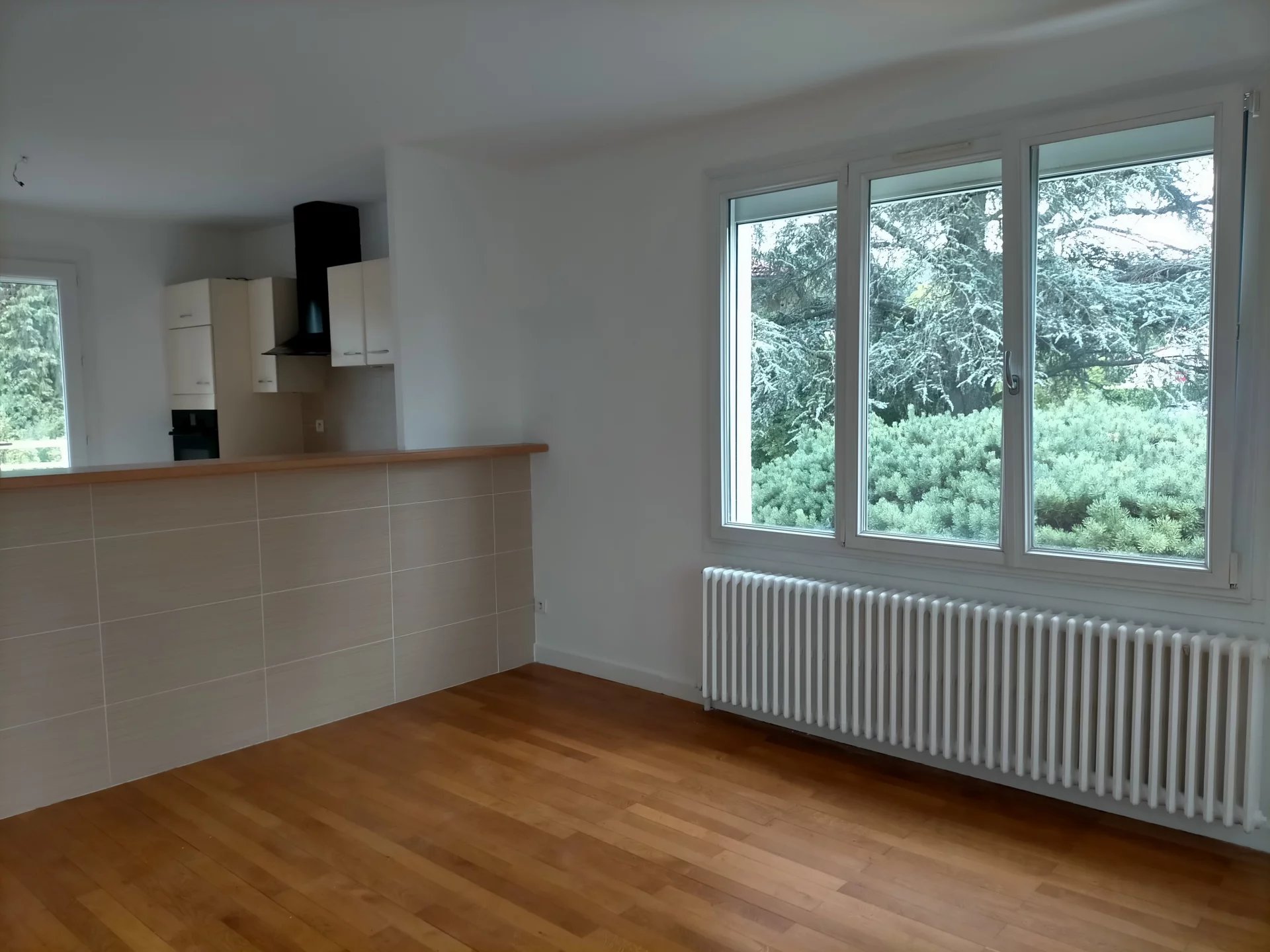 83124740 Location Francheville