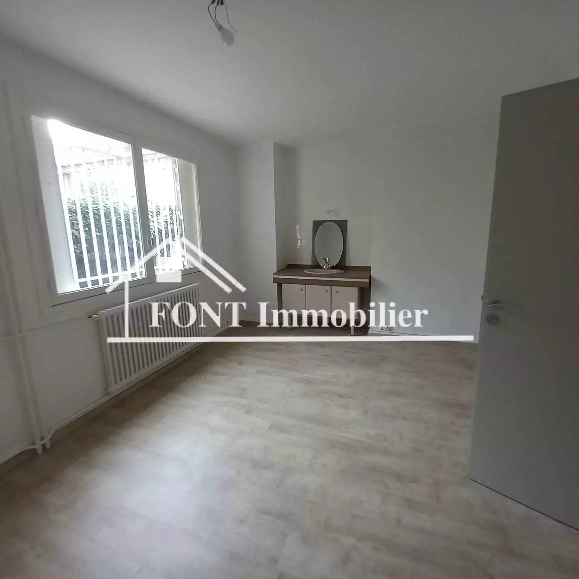 SAINT-CHAMOND, CABINET MEDICAL / APPARTEMENT