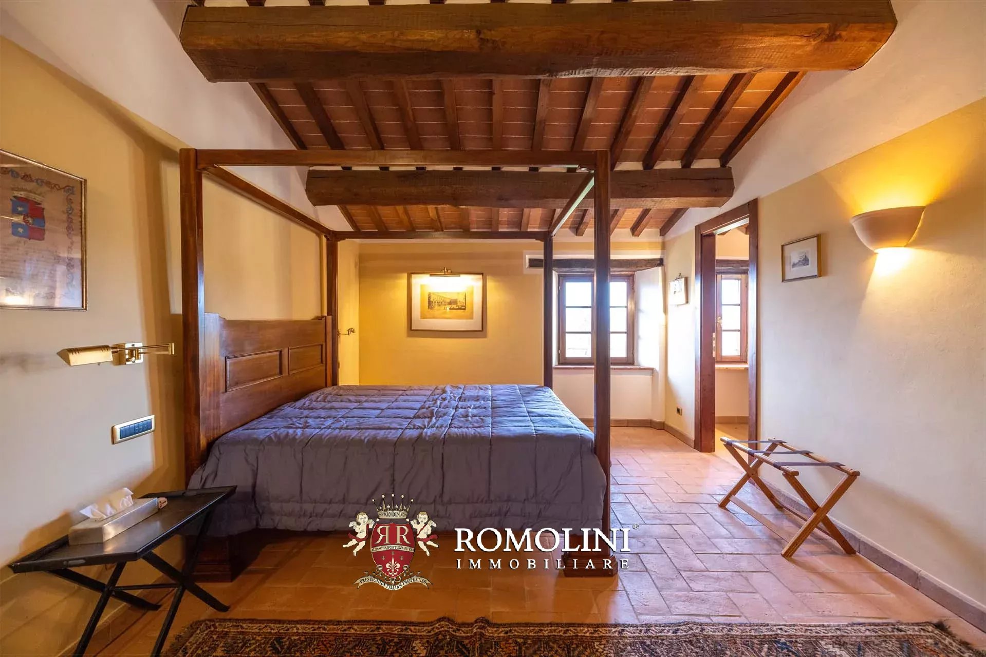 10 Bedroom Villa/Townhouse's Image 135