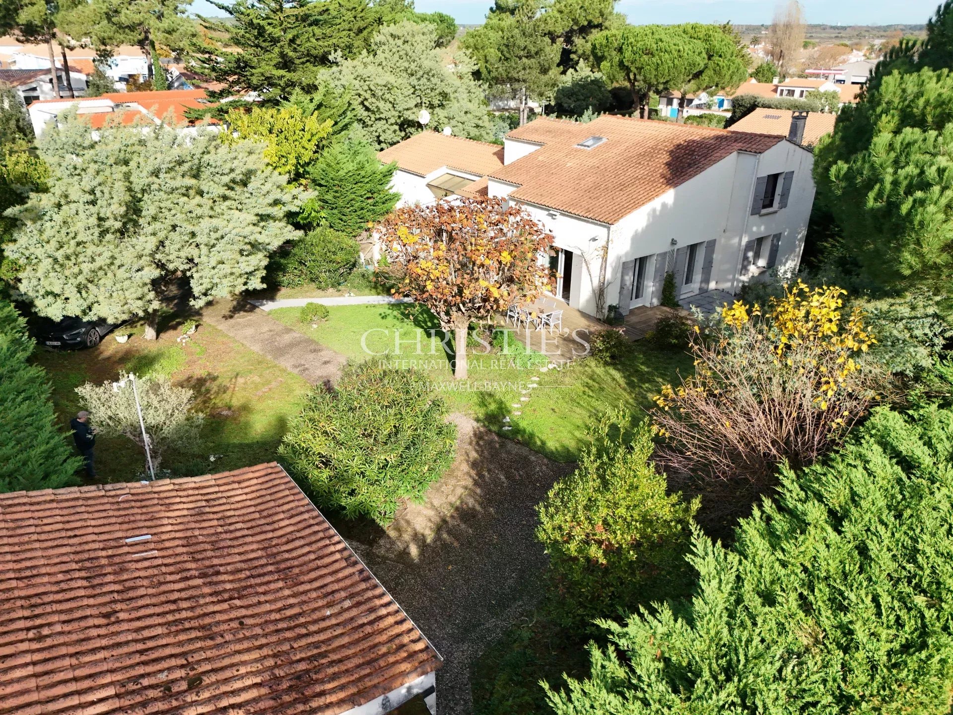 6 Bedroom Villa/Townhouse's Image 31