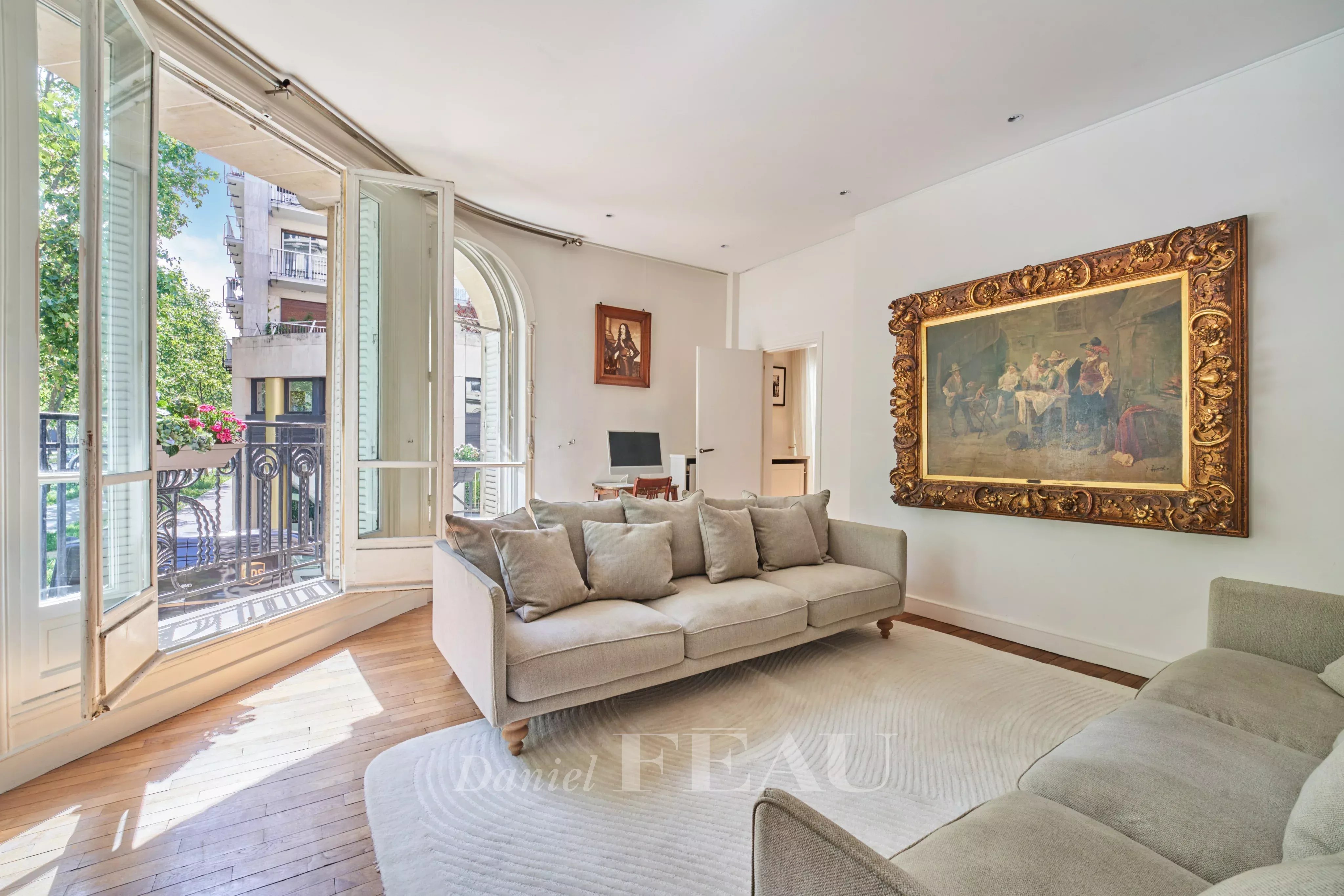 Sale Apartment Paris 7th