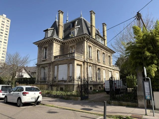 Maison de maître de caractère à Nancy - Image Array