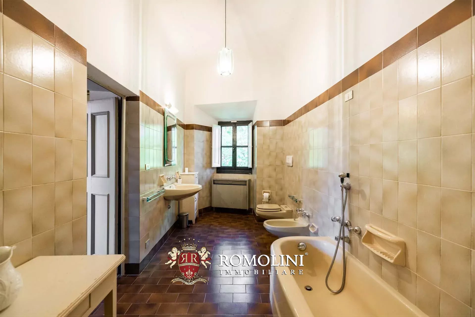 60 Bedroom Chateau's Image 42