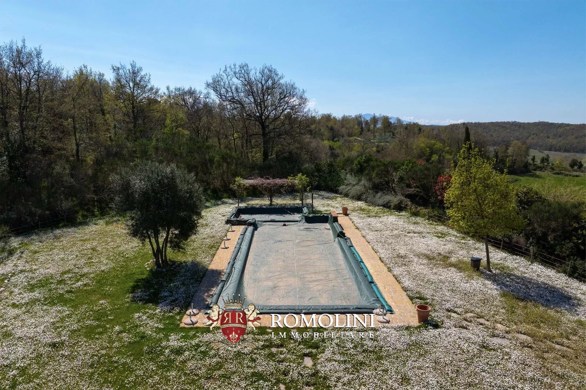 LUXUSANLAGE MIT 19 WOHNUNGEN IN DER TOSKANA, VAL D'ORCIA