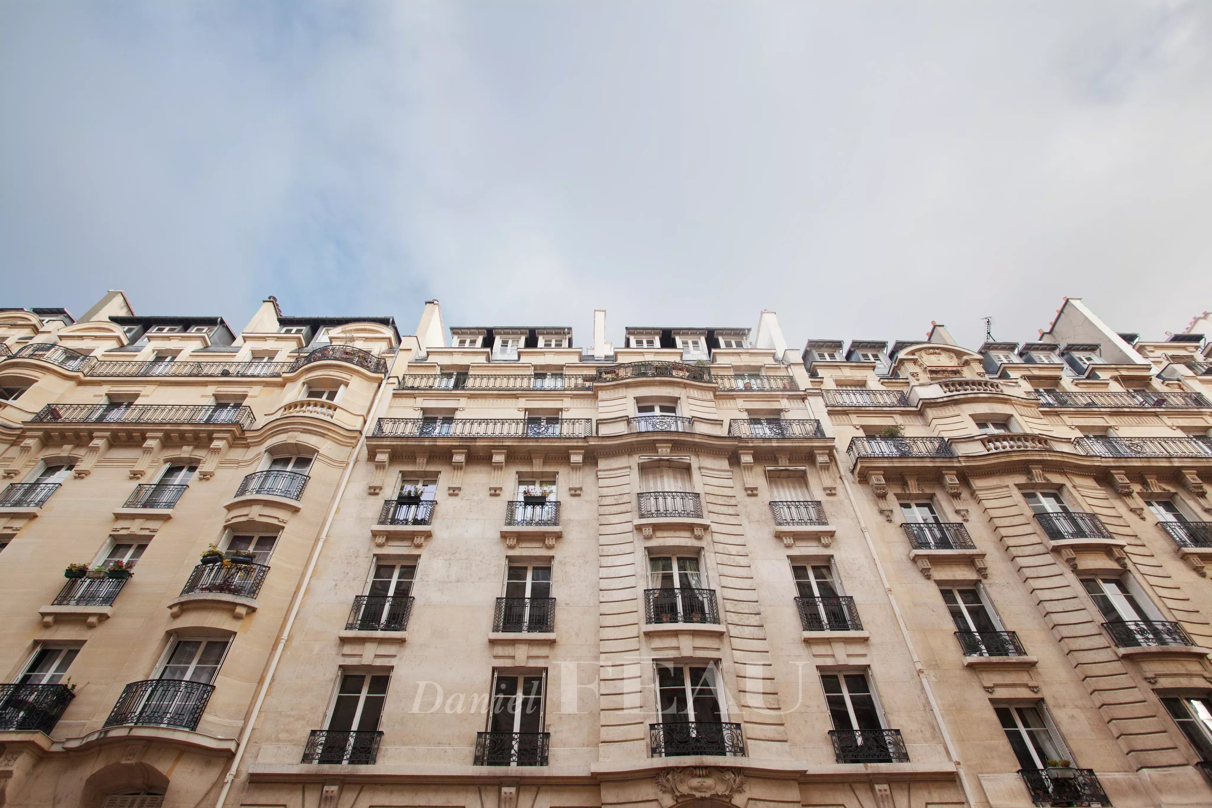 Sale Apartment Paris 16th