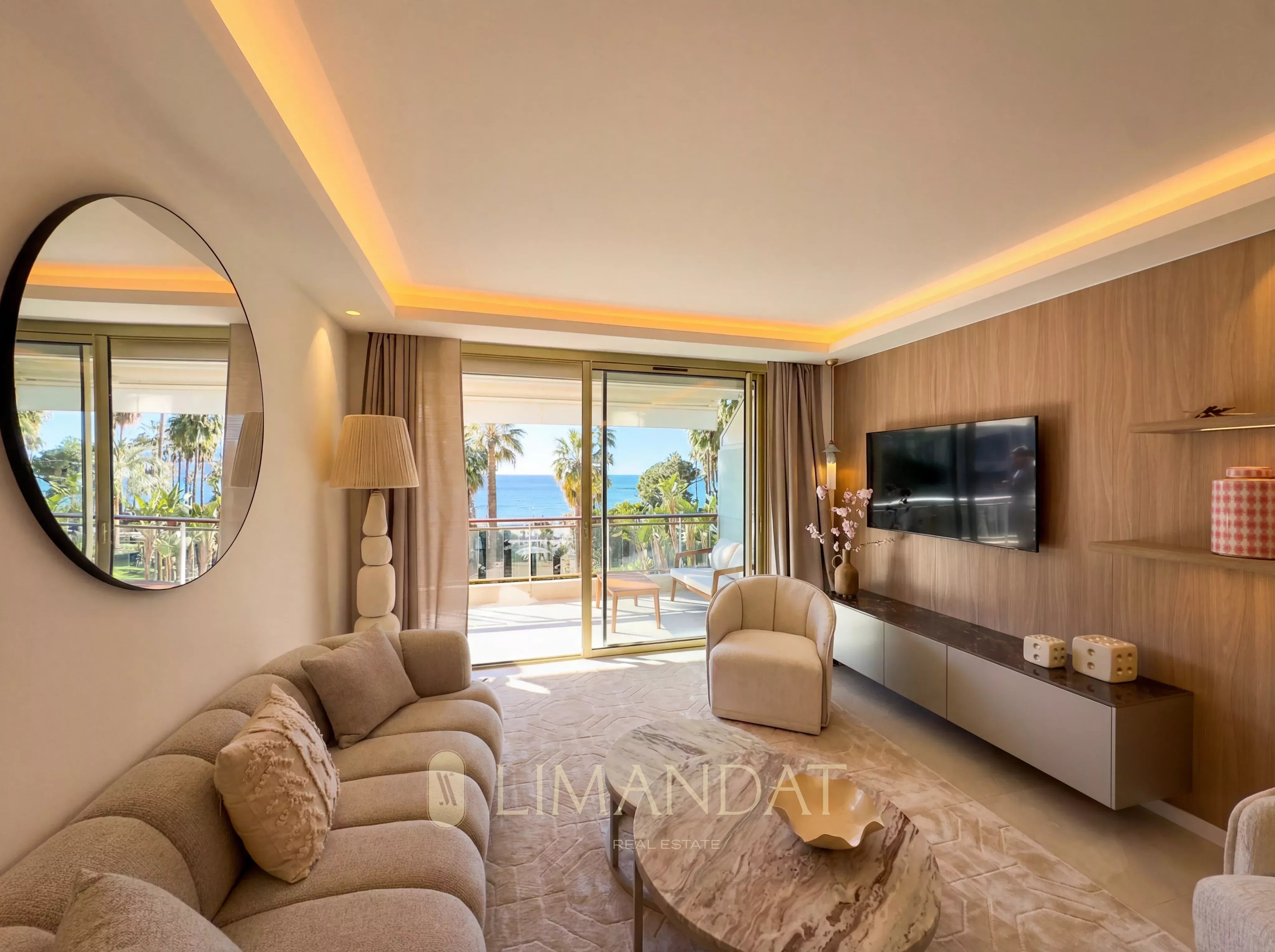 CANNES Croisette – Appartement rénové avec terrasse et vue mer